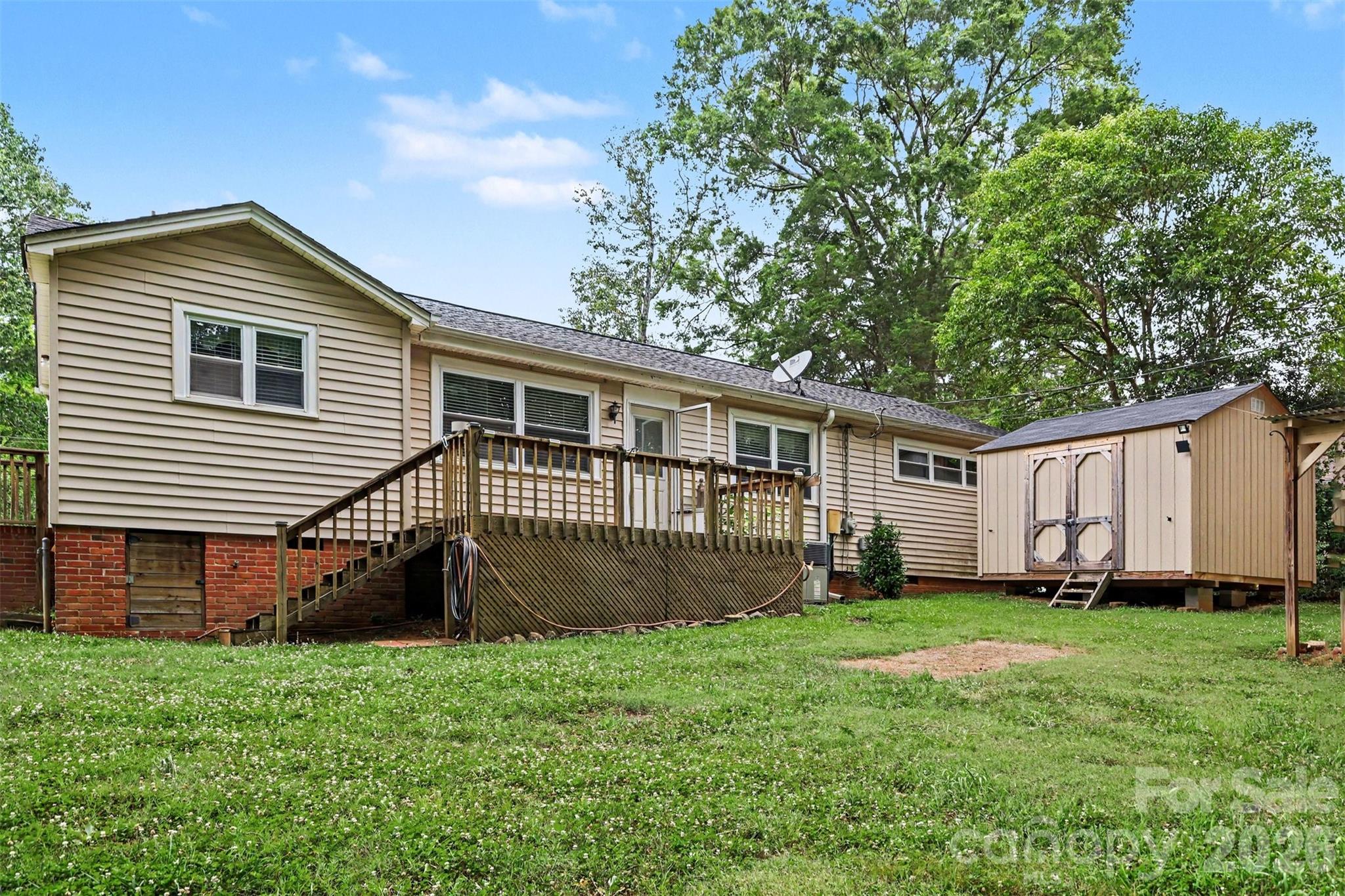 217 Oakwood Avenue Property Photo 38