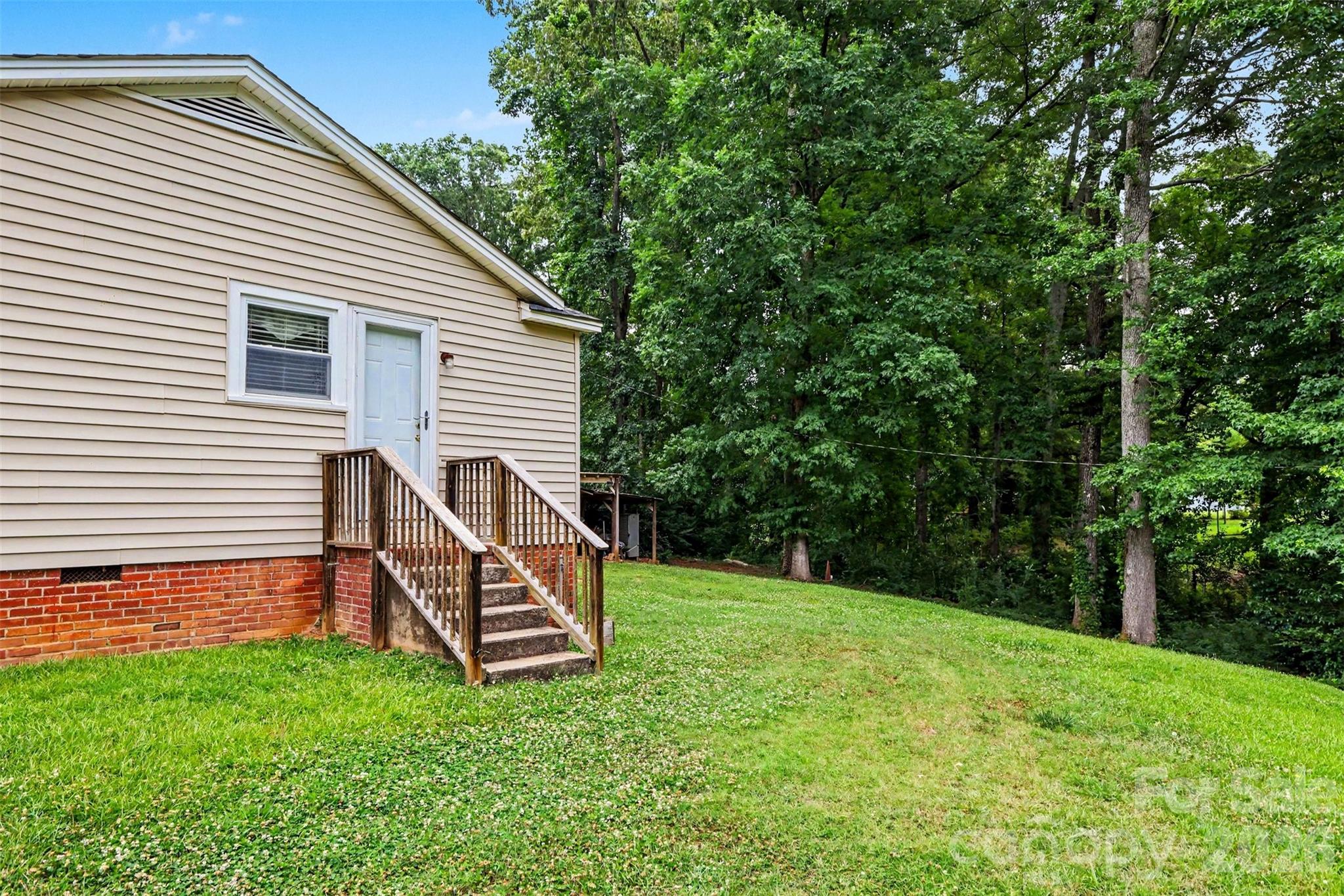 217 Oakwood Avenue Property Photo 39