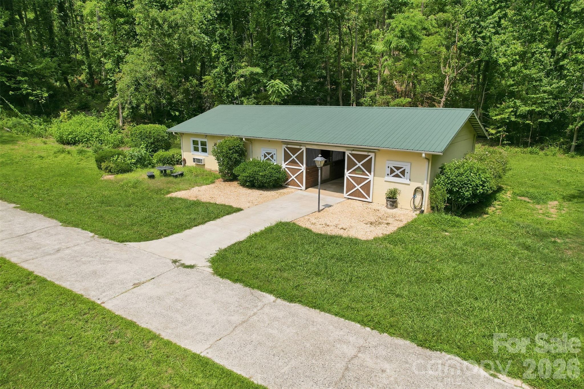 811 Butter Street Property Photo 4