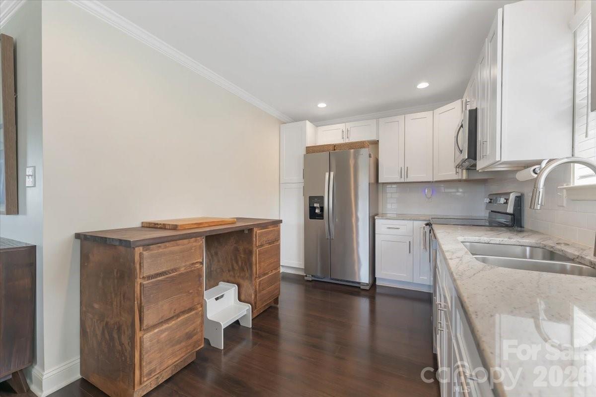500 Katonah Avenue Property Photo 13