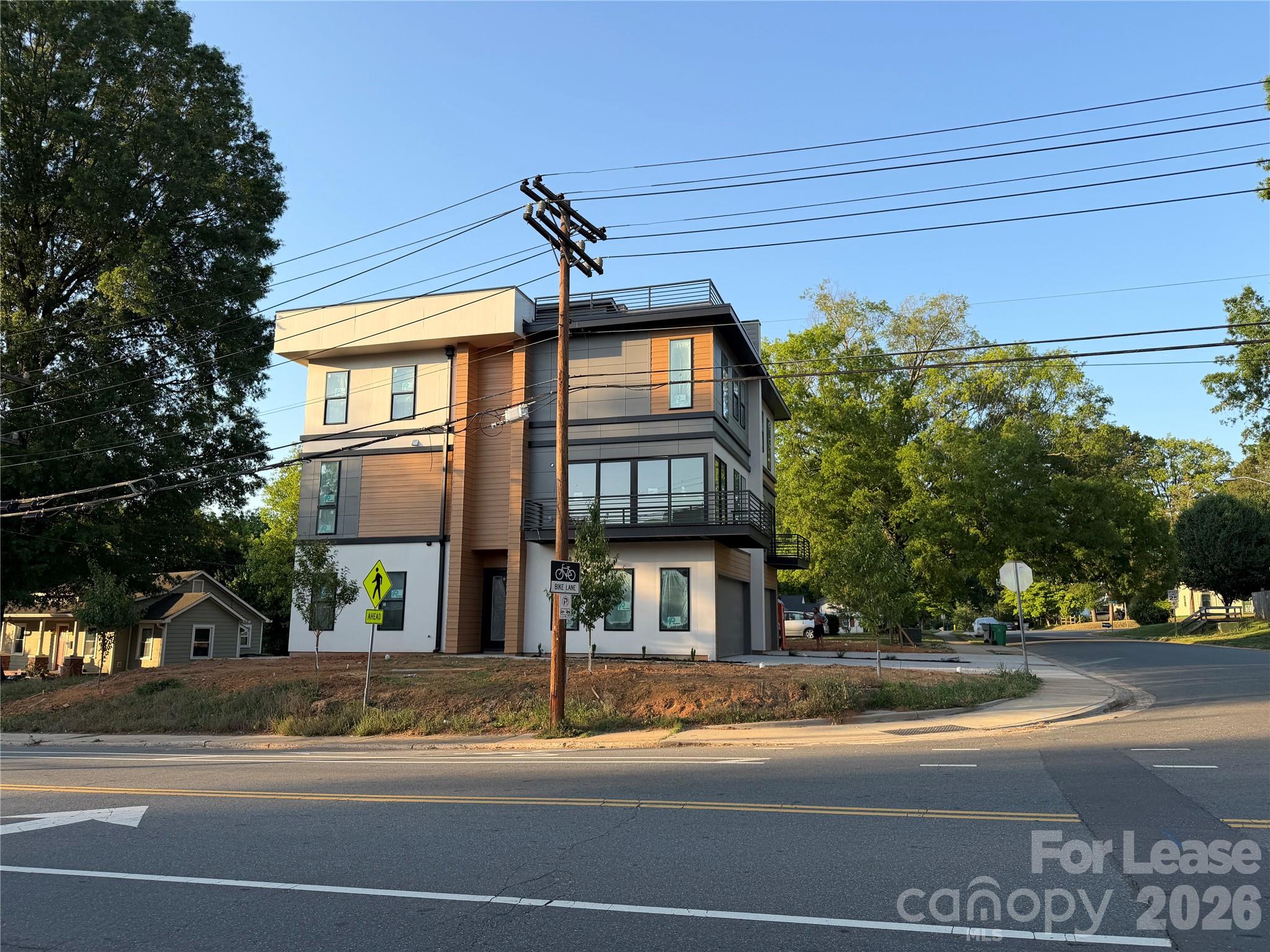 212 Smallwood Street A Property Photo 4