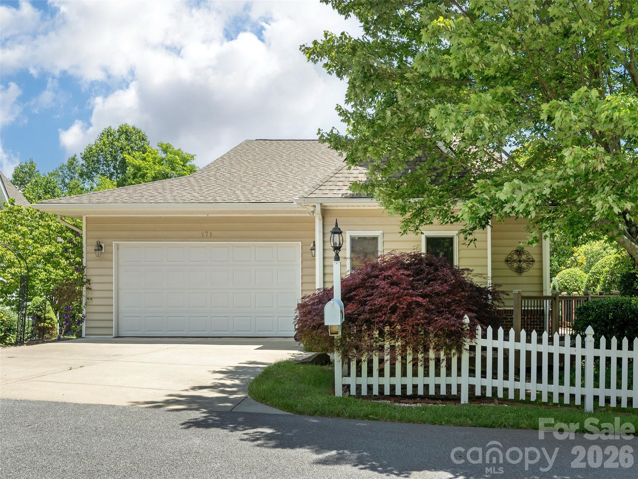 171 Ashefield Court Property Photo 33