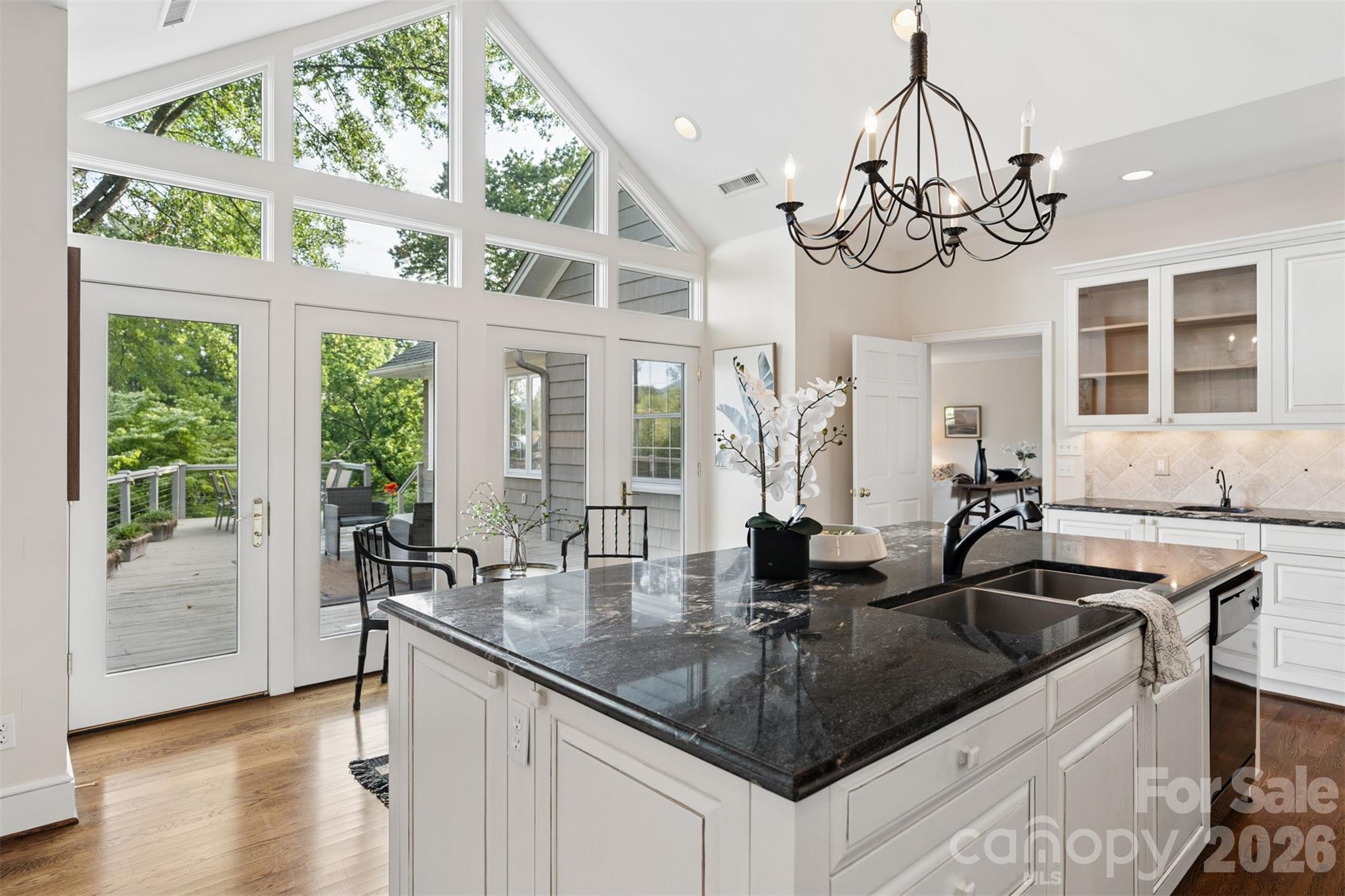 55 First Street Property Photo 7