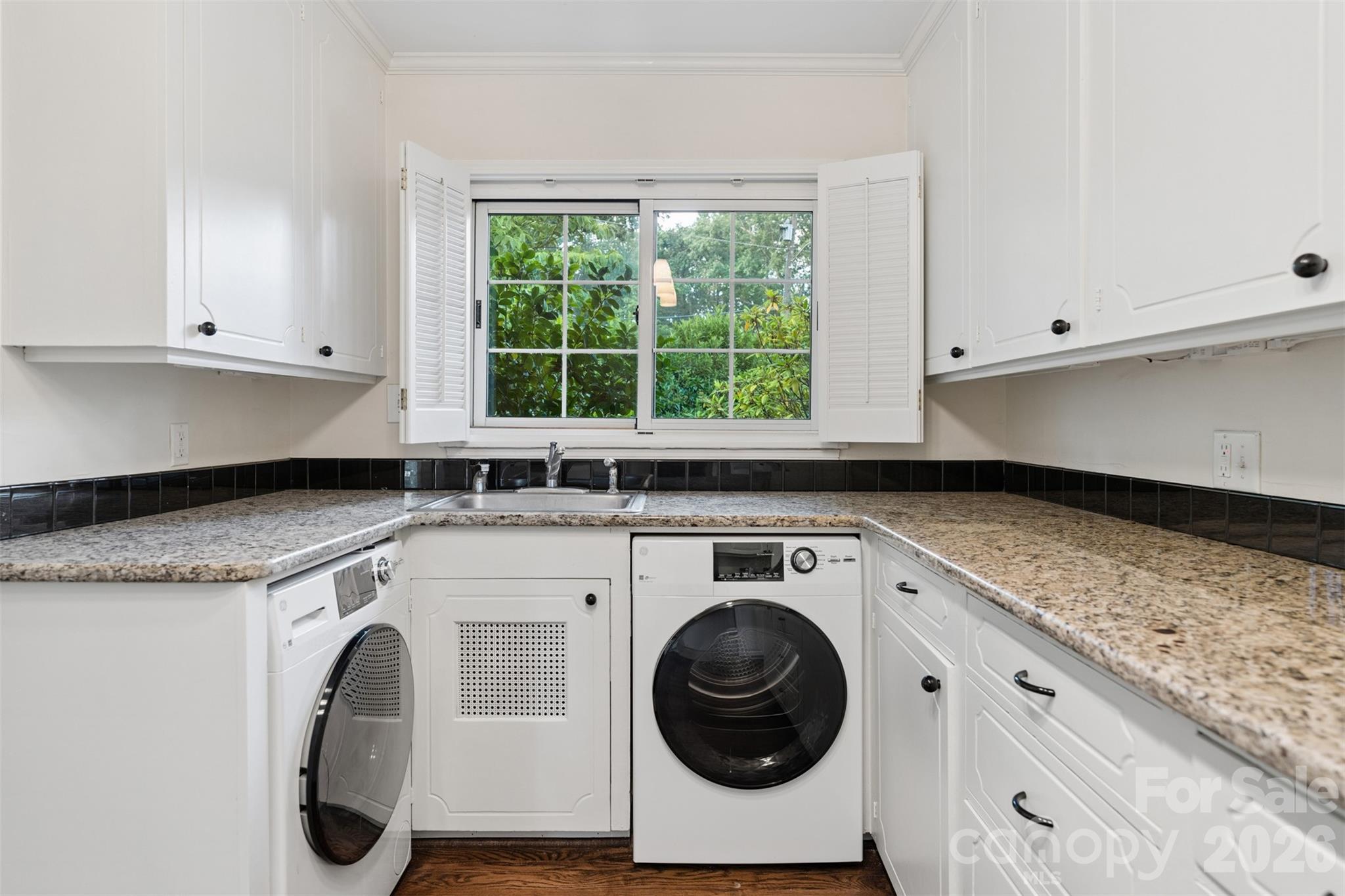 55 First Street Property Photo 18