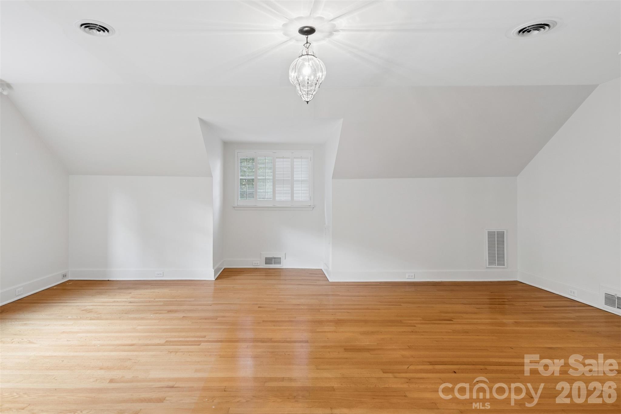 55 First Street Property Photo 20