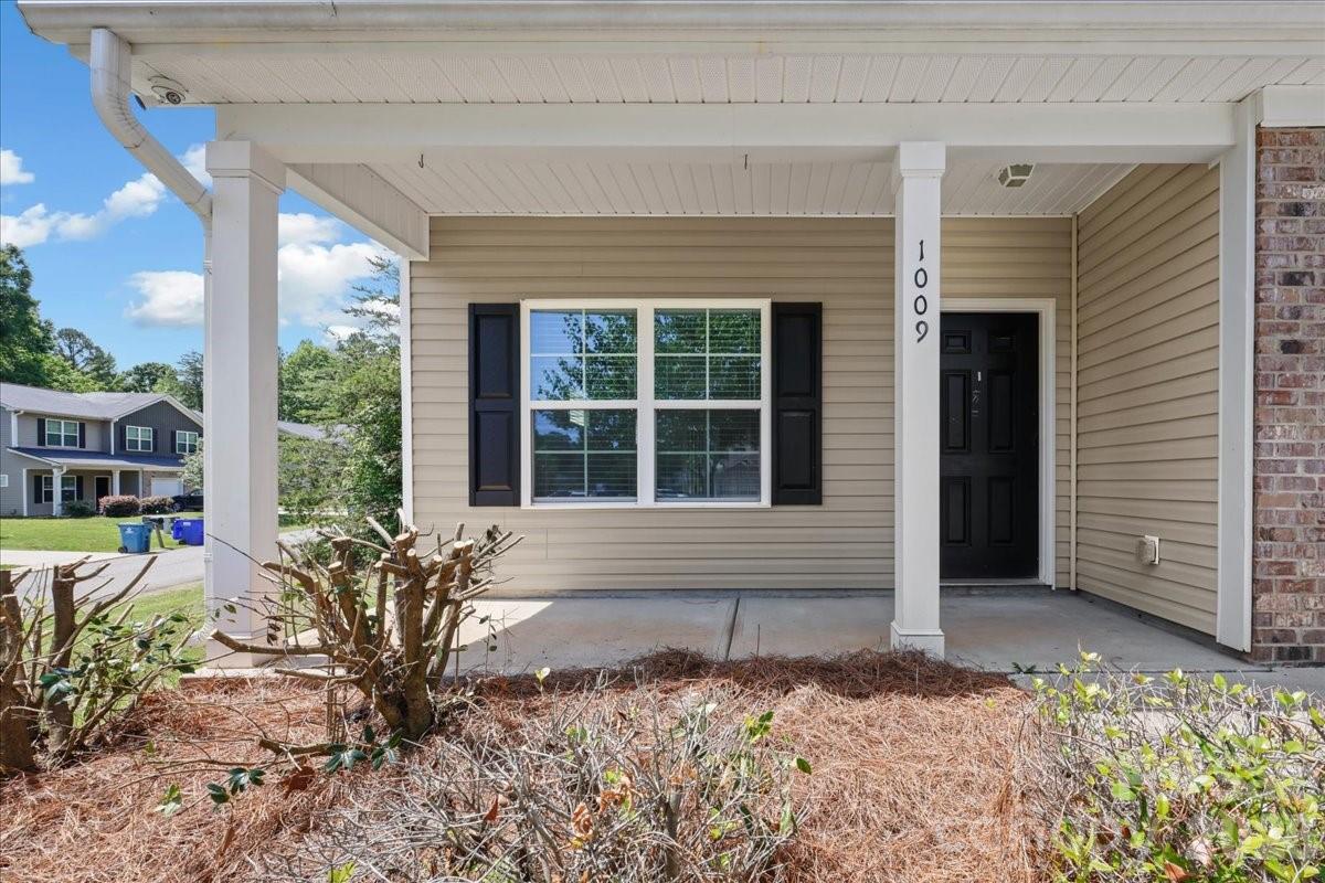 1009 Cedar Village Trail Property Photo 2
