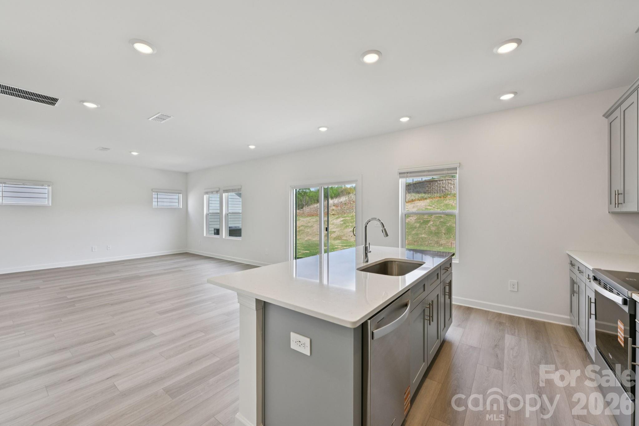 2052 Sunflower Circle Property Photo 10