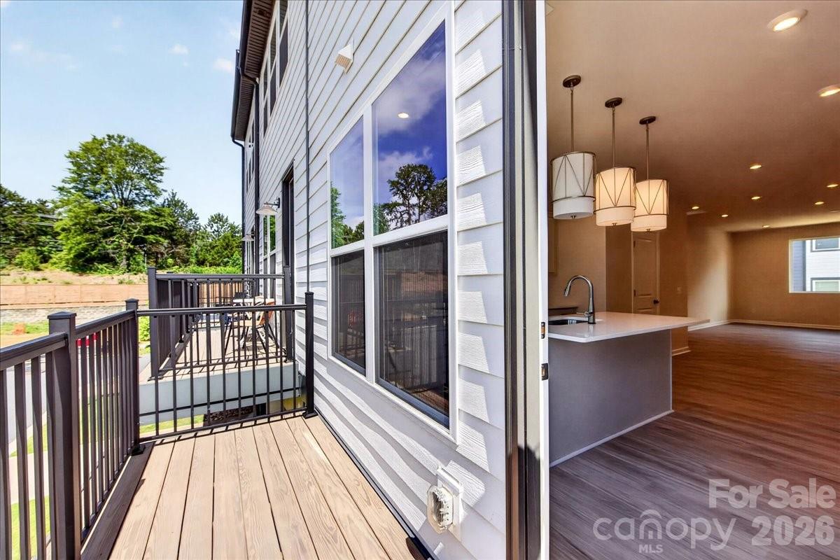 5513 Swaling Street Property Photo 13