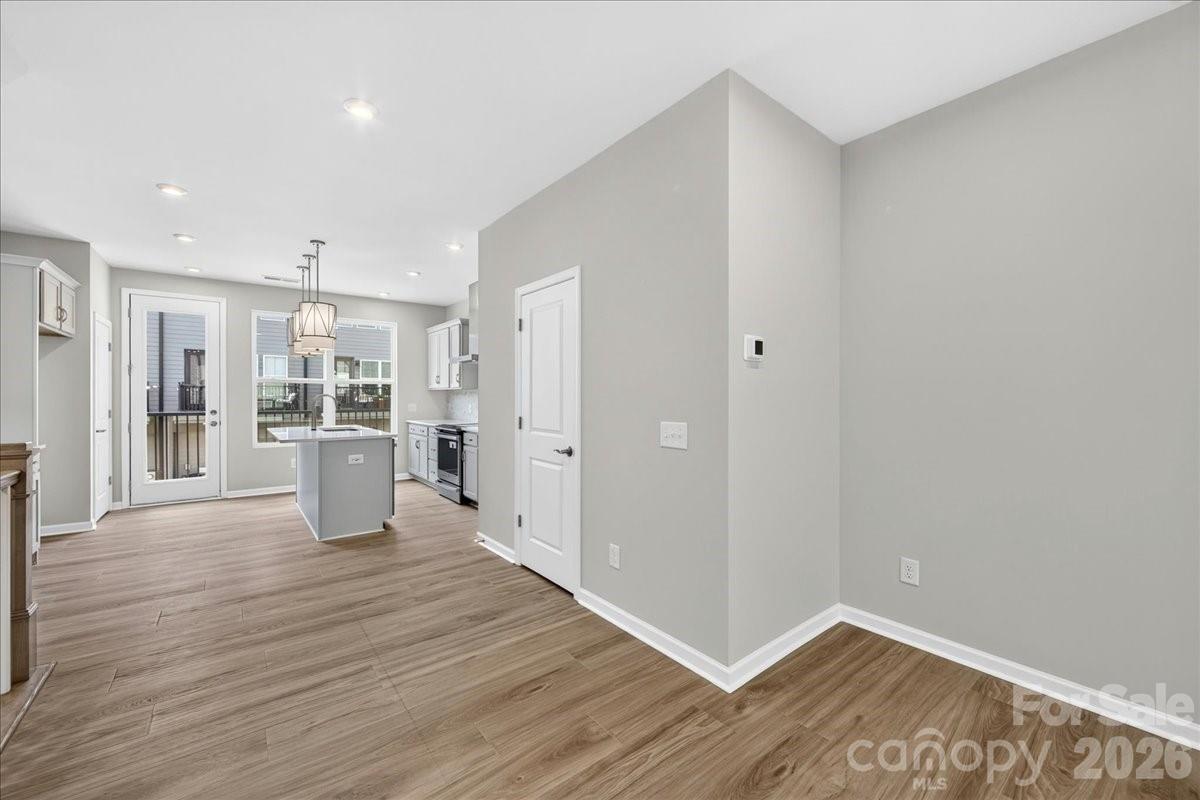 5513 Swaling Street Property Photo 15