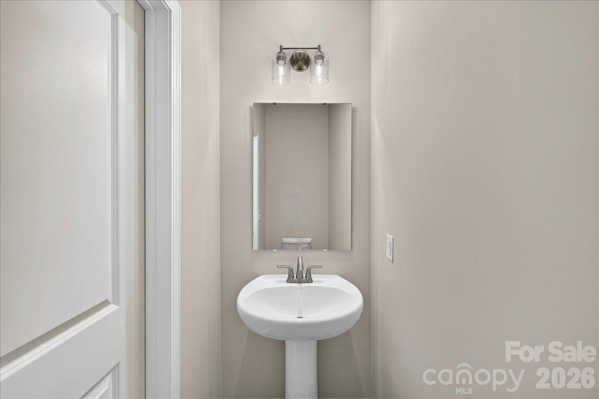 5513 Swaling Street Property Photo 19