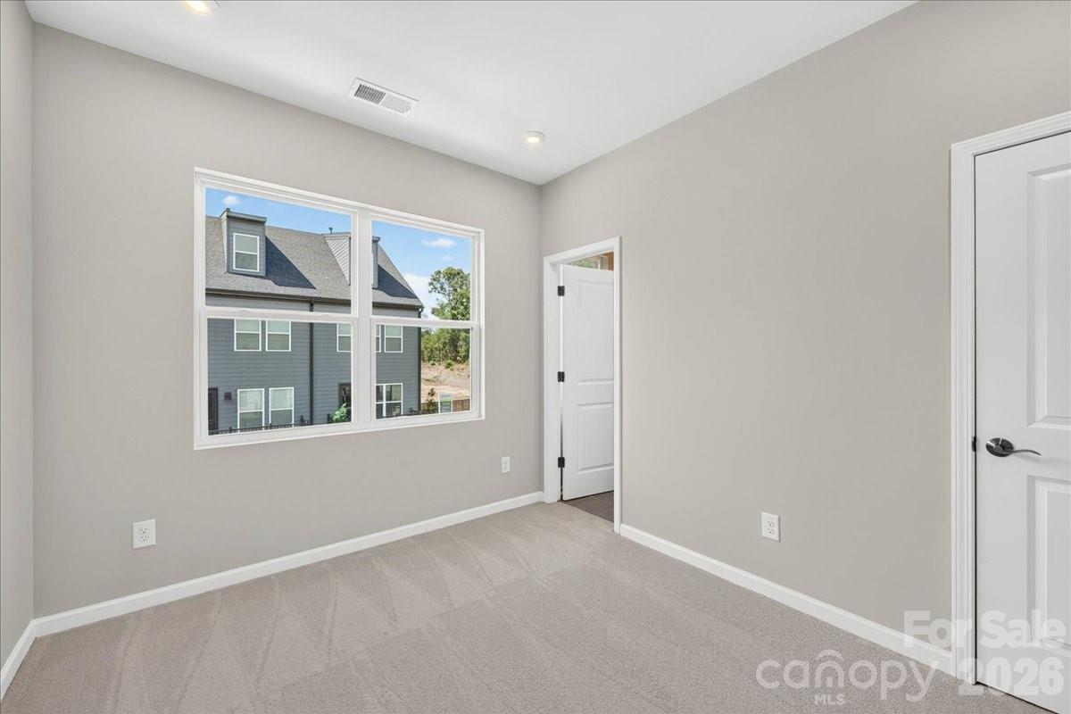 5513 Swaling Street Property Photo 28