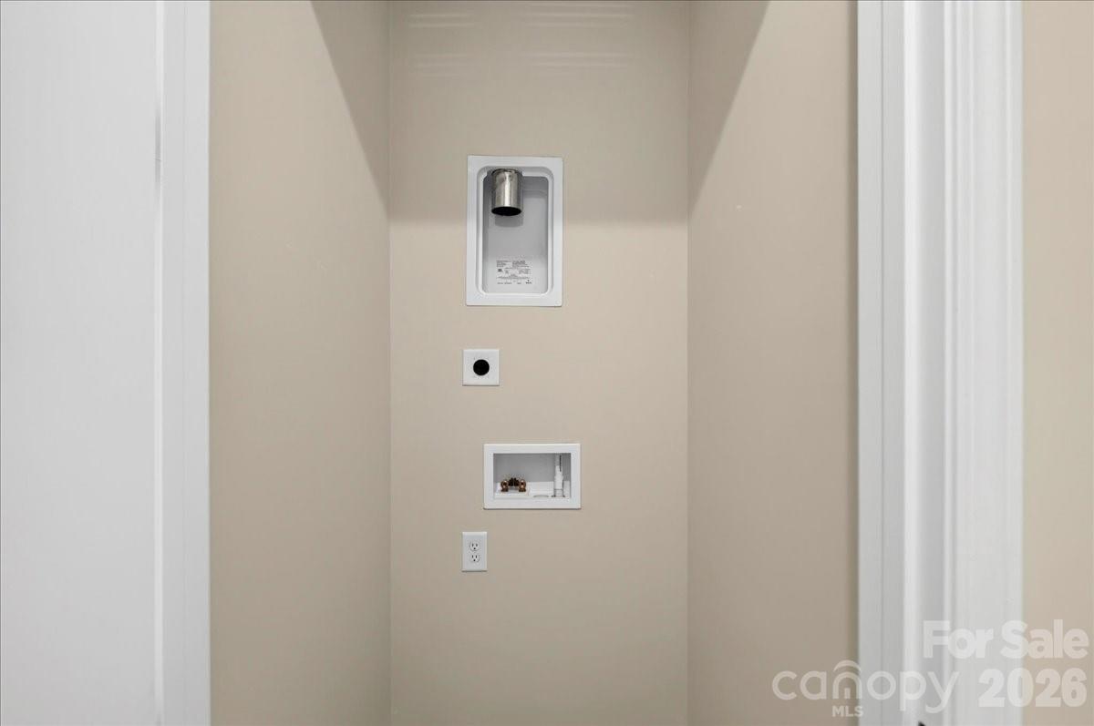 5513 Swaling Street Property Photo 32