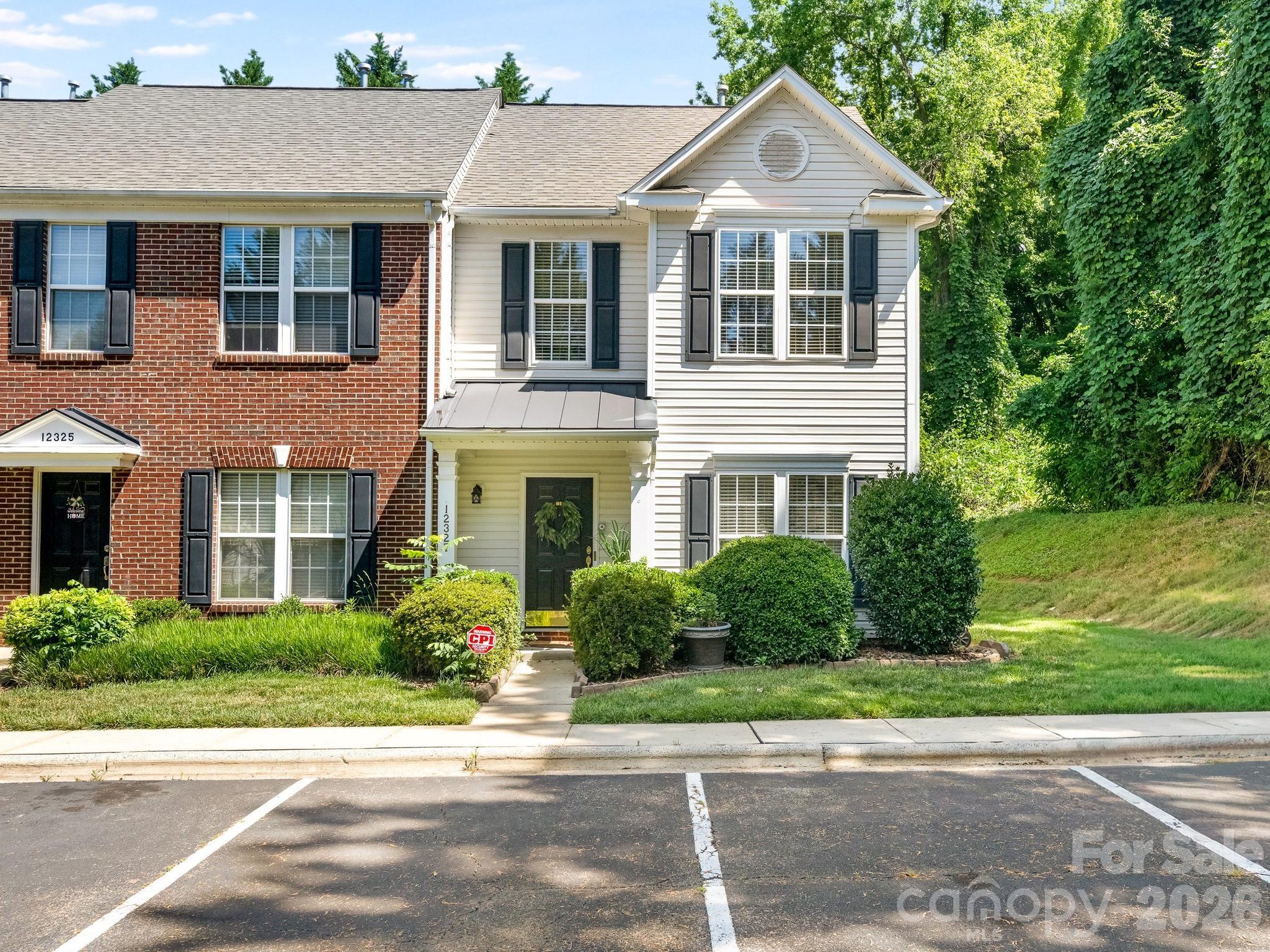 12327 Jessica Place Property Photo 1