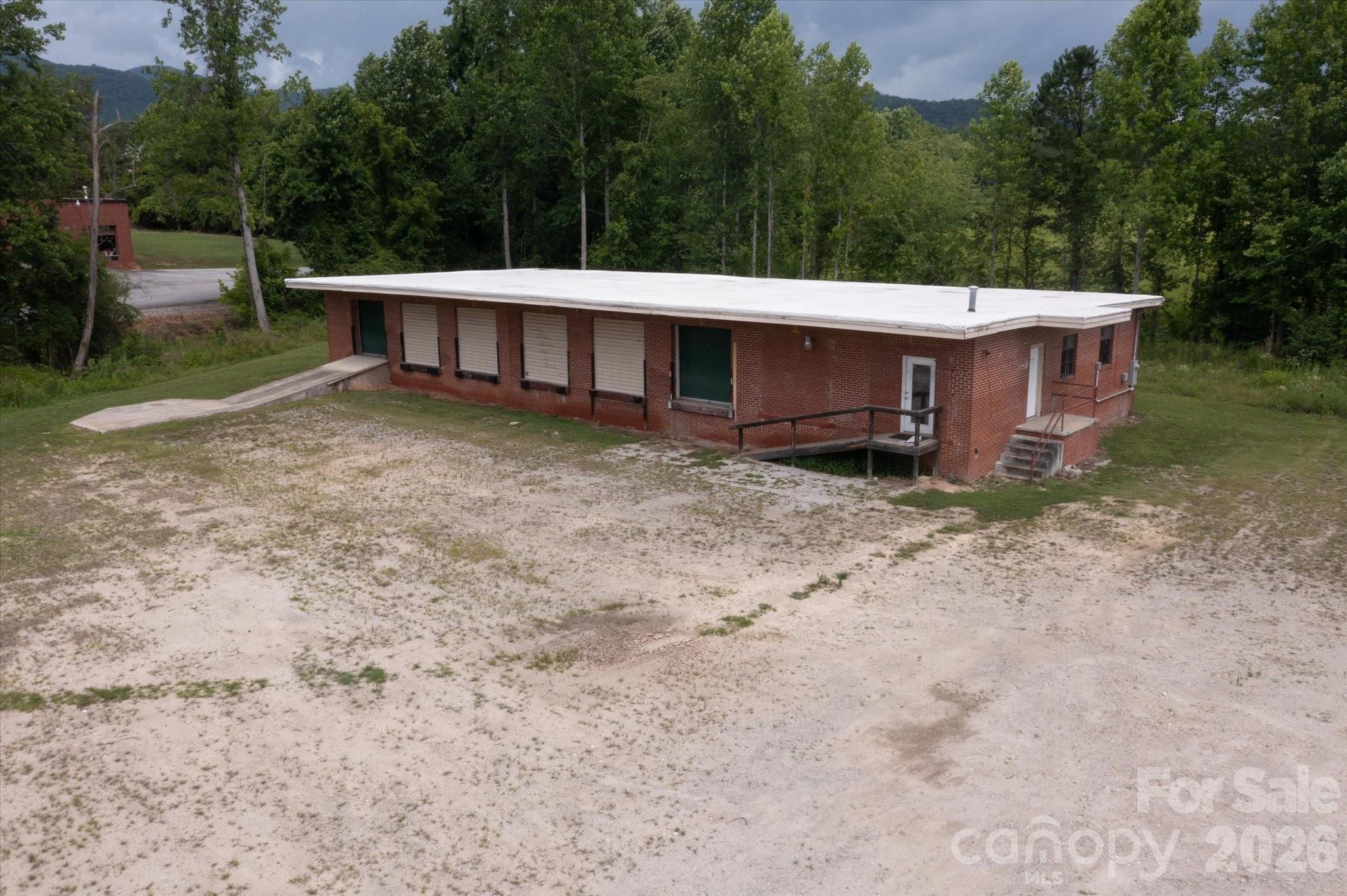 2324 Us 70 Highway Property Photo 1