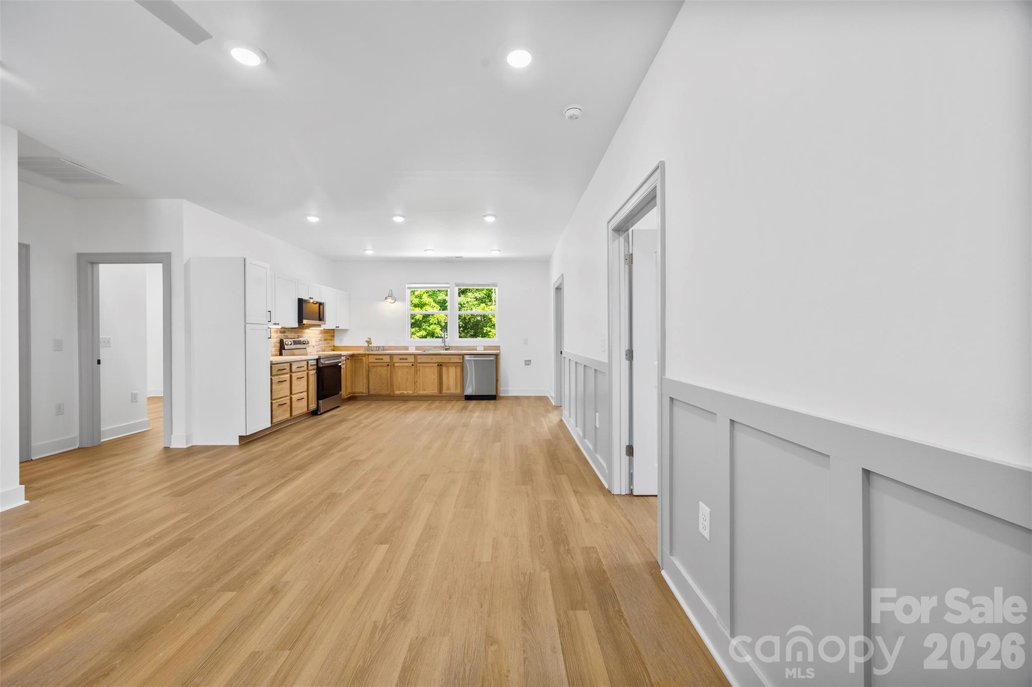 1003 College Boulevard Property Photo 4
