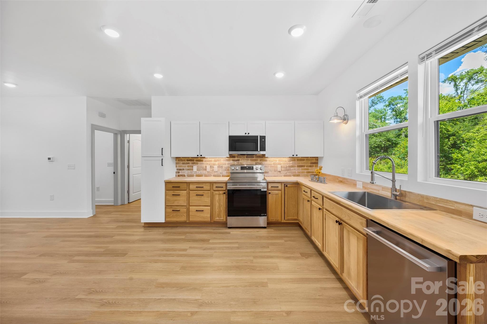 1003 College Boulevard Property Photo 8