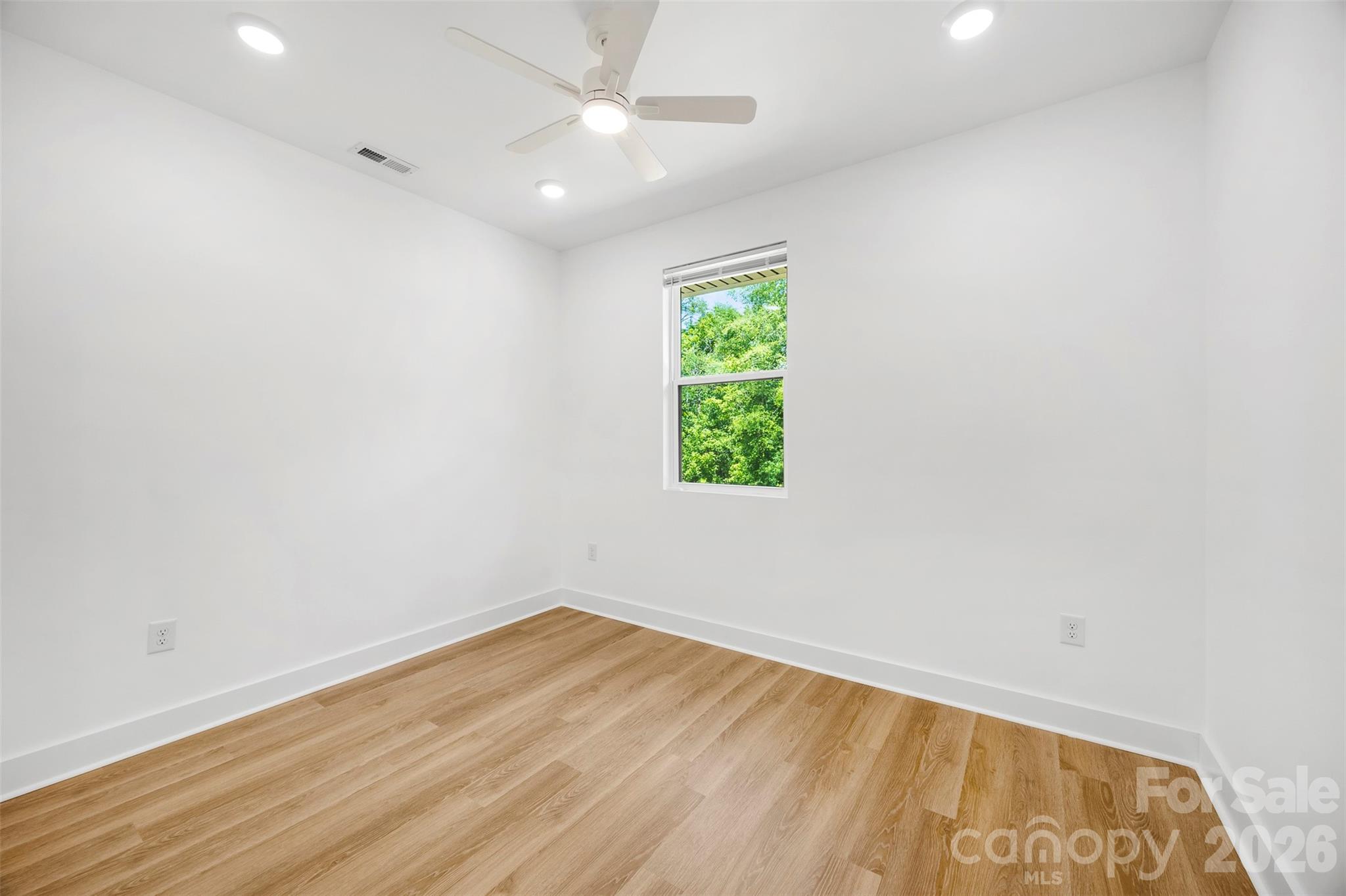 1003 College Boulevard Property Photo 14
