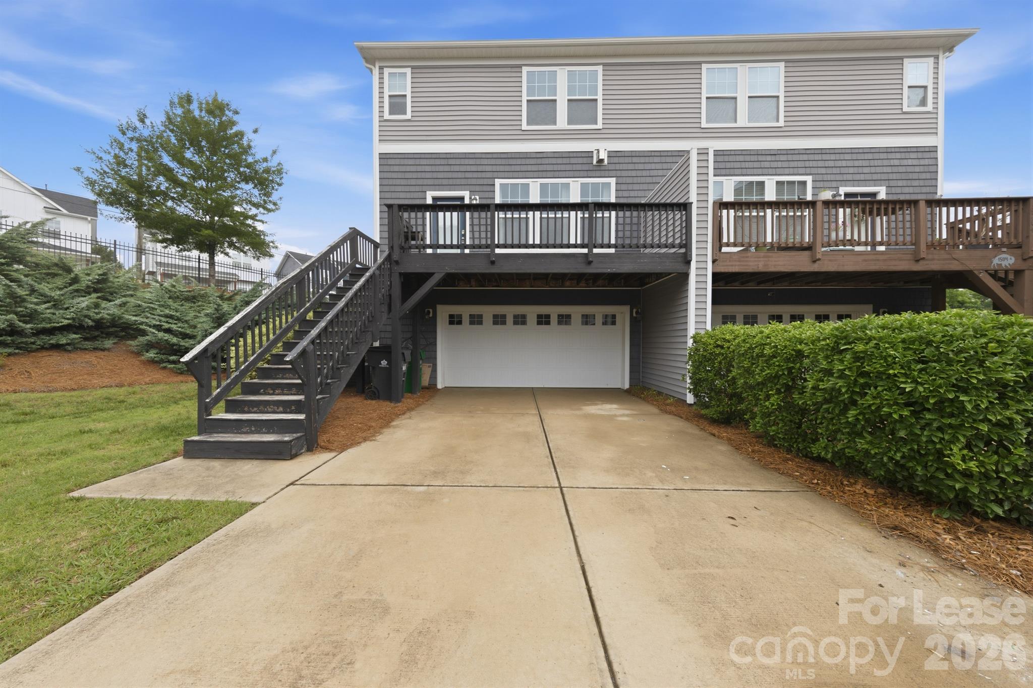 1502 Sharon Road Property Photo 1