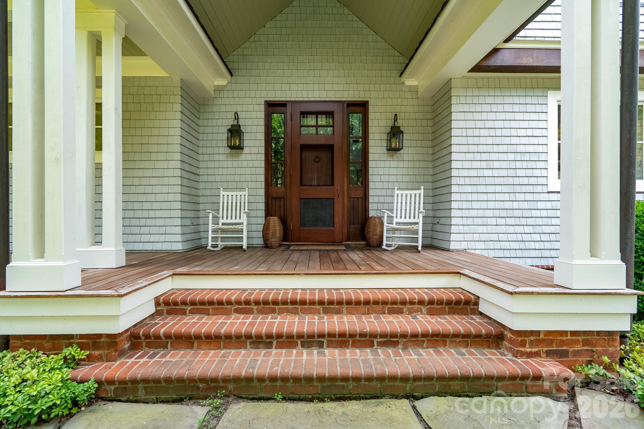 2375 Southpoint Lane Property Photo 8