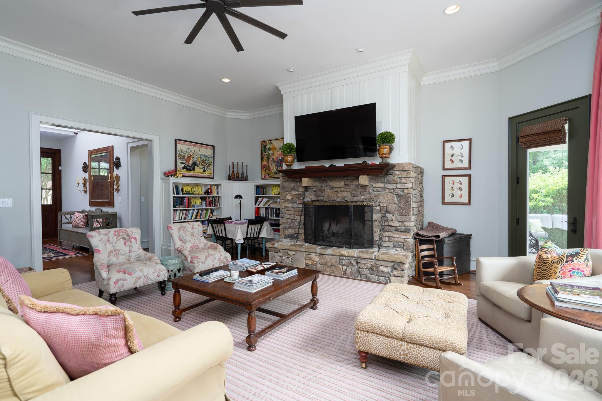 2375 Southpoint Lane Property Photo 11