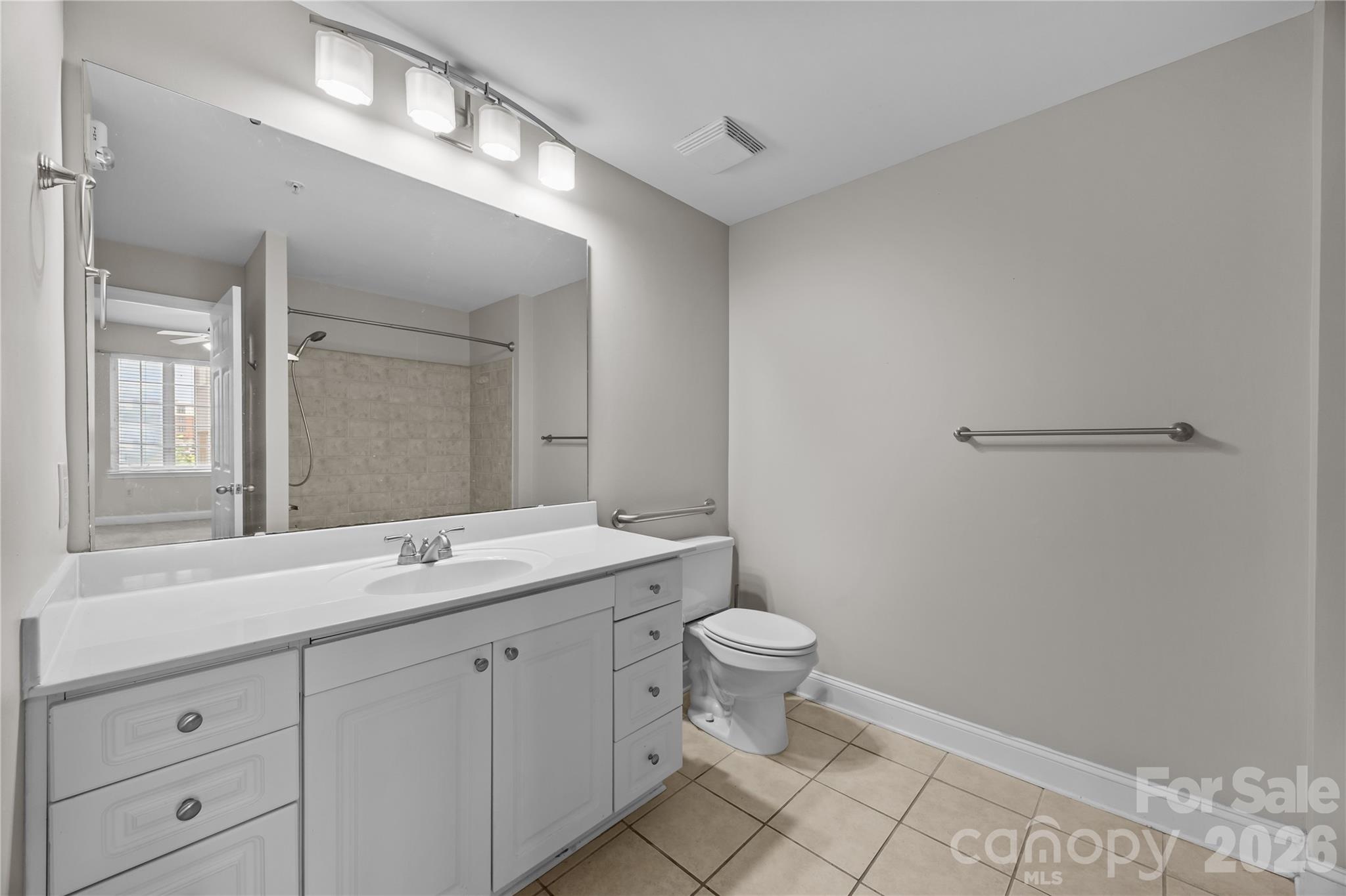 300 W 5th Street 343 Property Photo 21