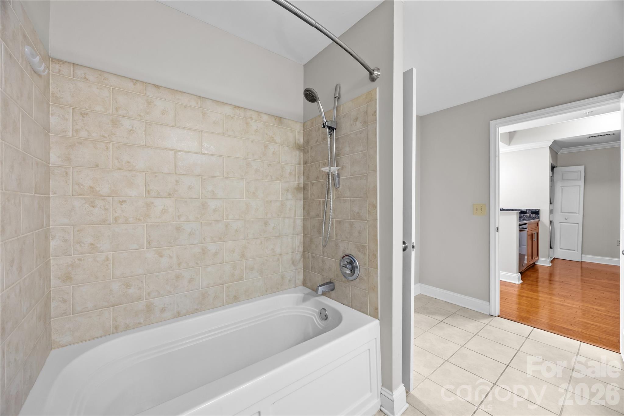 300 W 5th Street 343 Property Photo 22