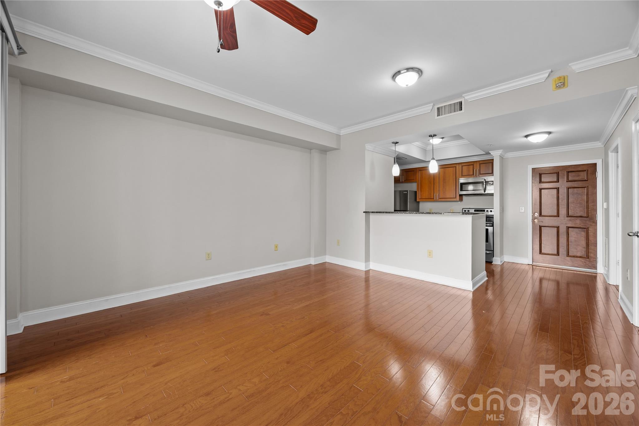 300 W 5th Street 343 Property Photo 29