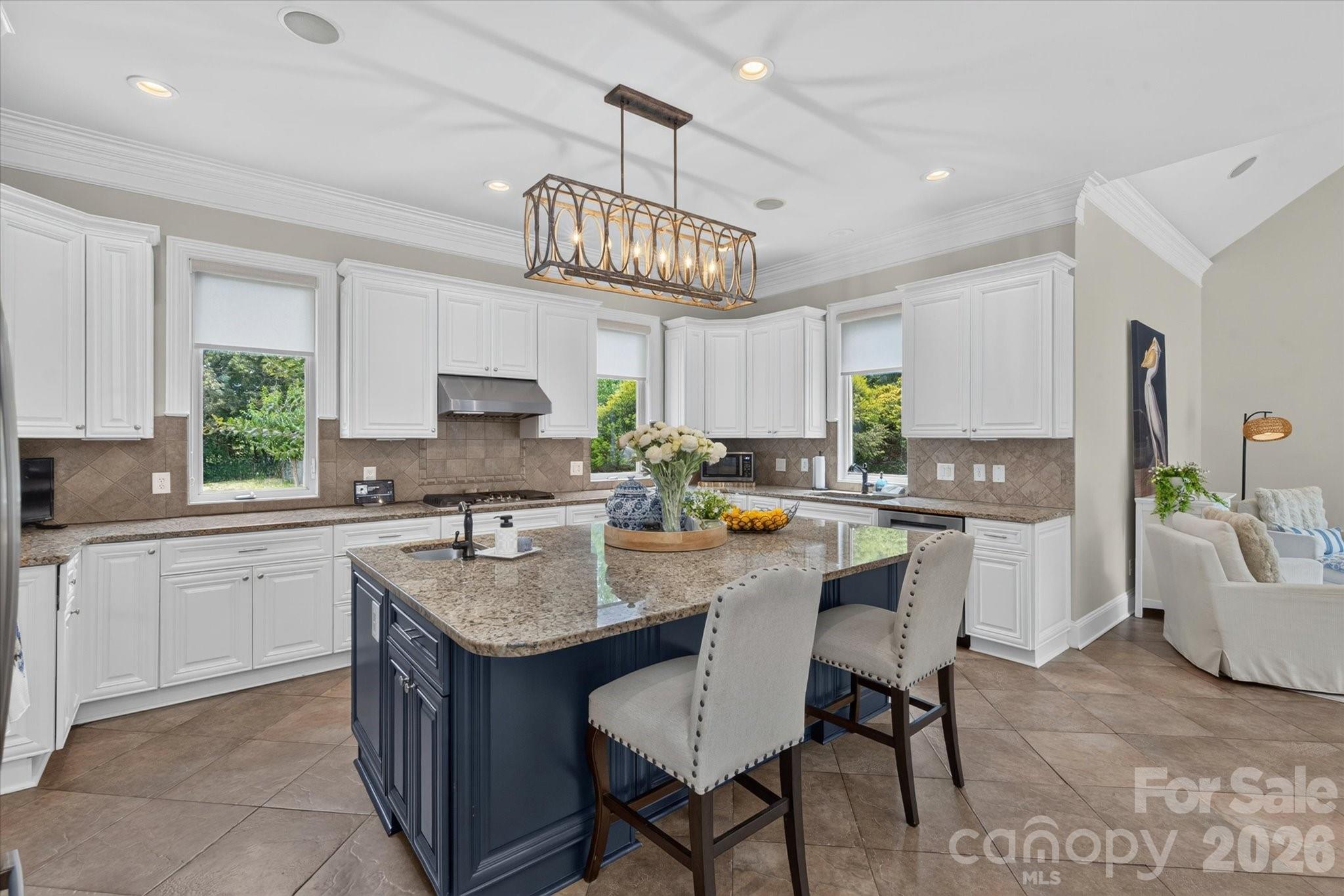 102 Finch Loop Property Photo 8