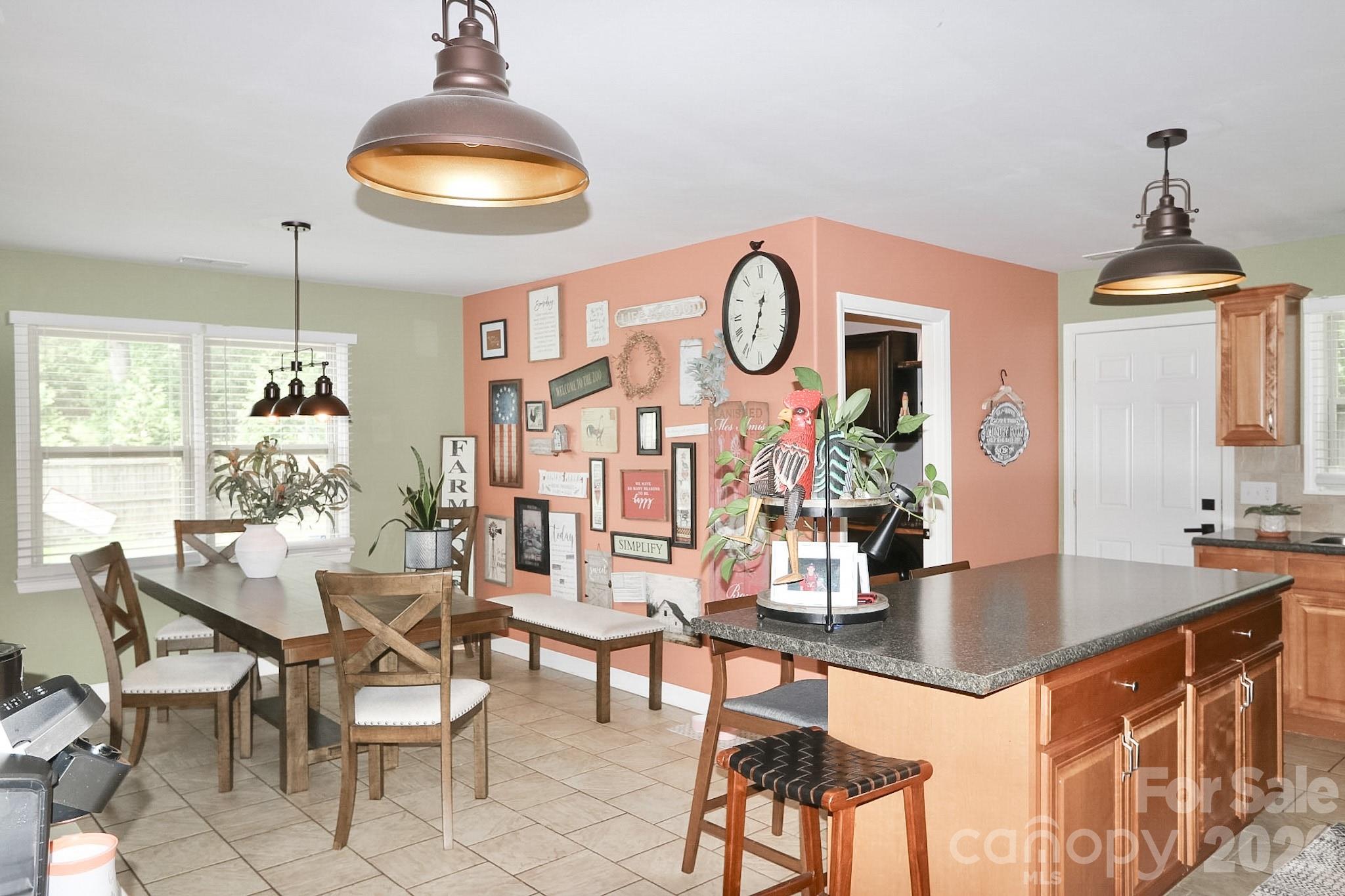 4220 Mae-len Drive Property Photo 14