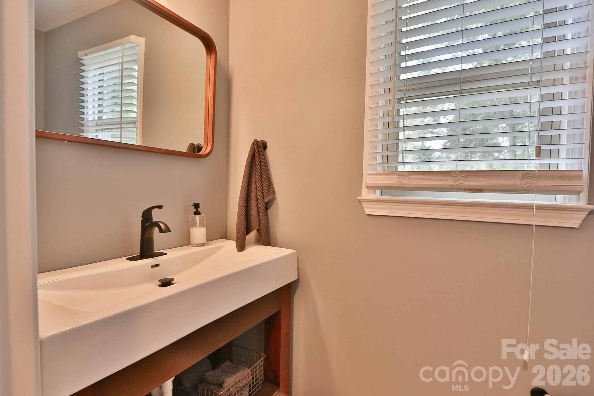 4220 Mae-len Drive Property Photo 18