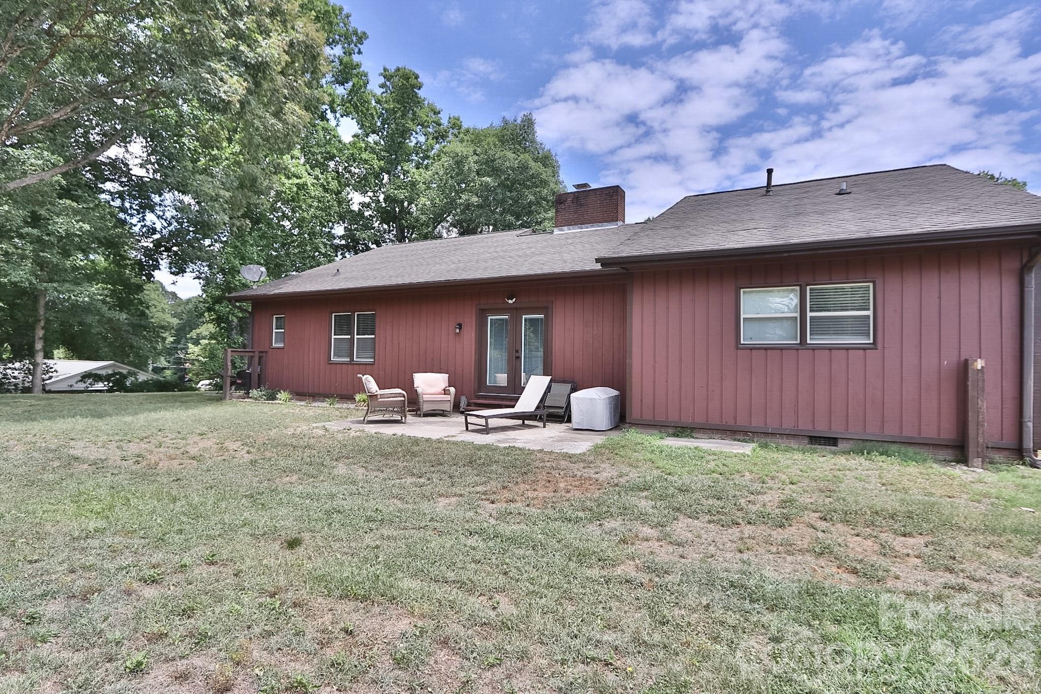 4220 Mae-len Drive Property Photo 30