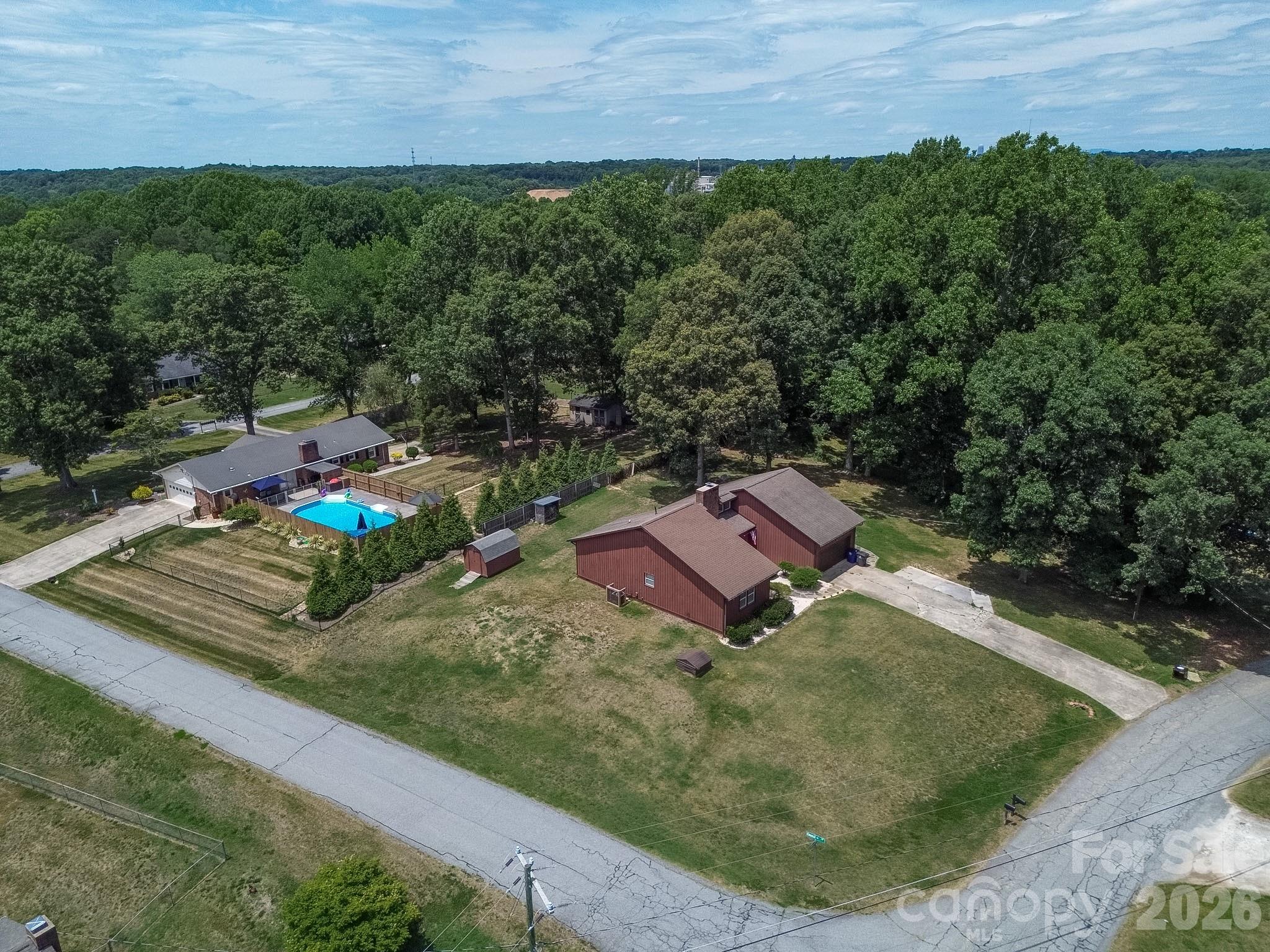 4220 Mae-len Drive Property Photo 33