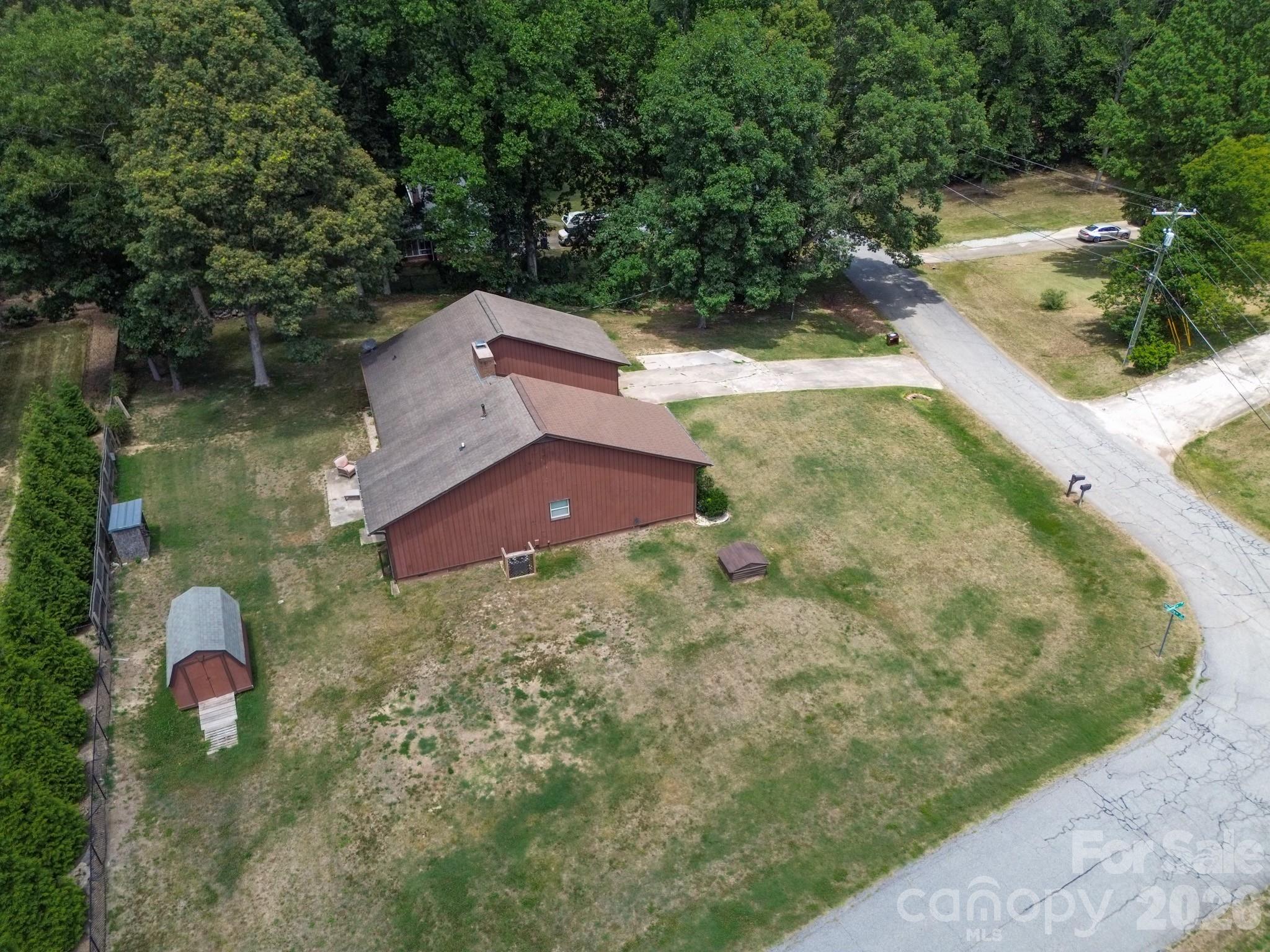4220 Mae-len Drive Property Photo 36