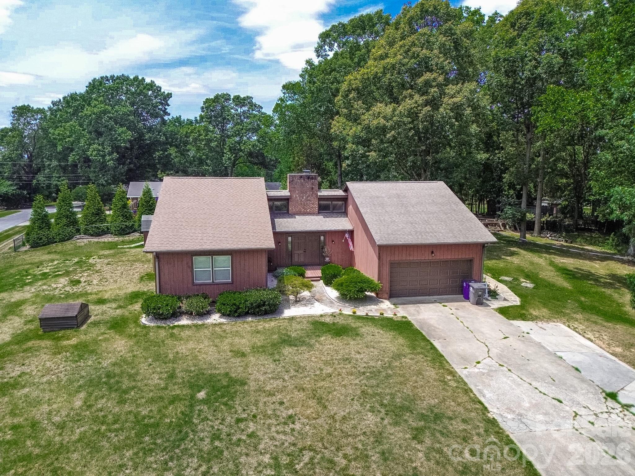 4220 Mae-len Drive Property Photo 37