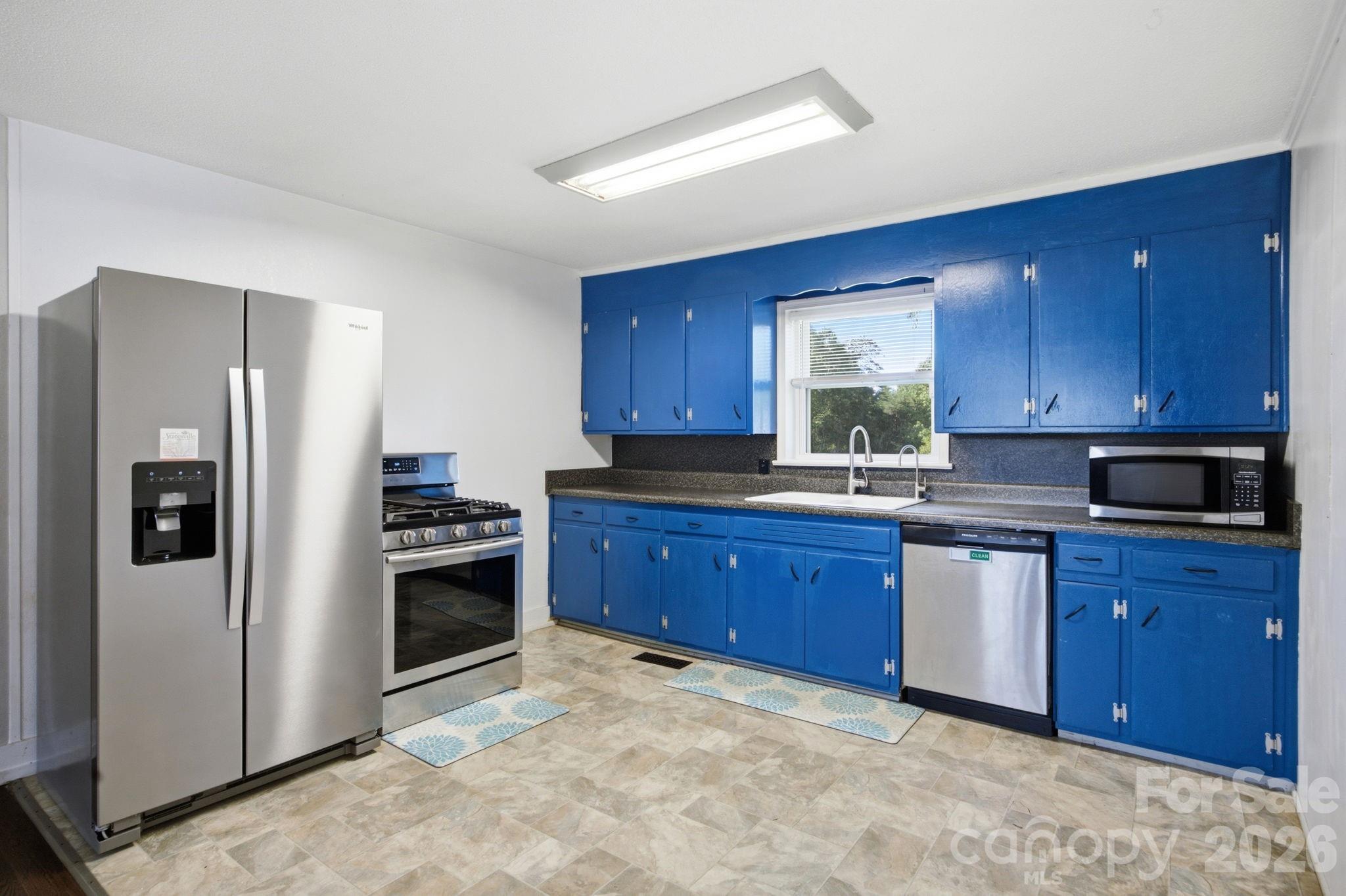 2405 2nd Street Property Photo 5