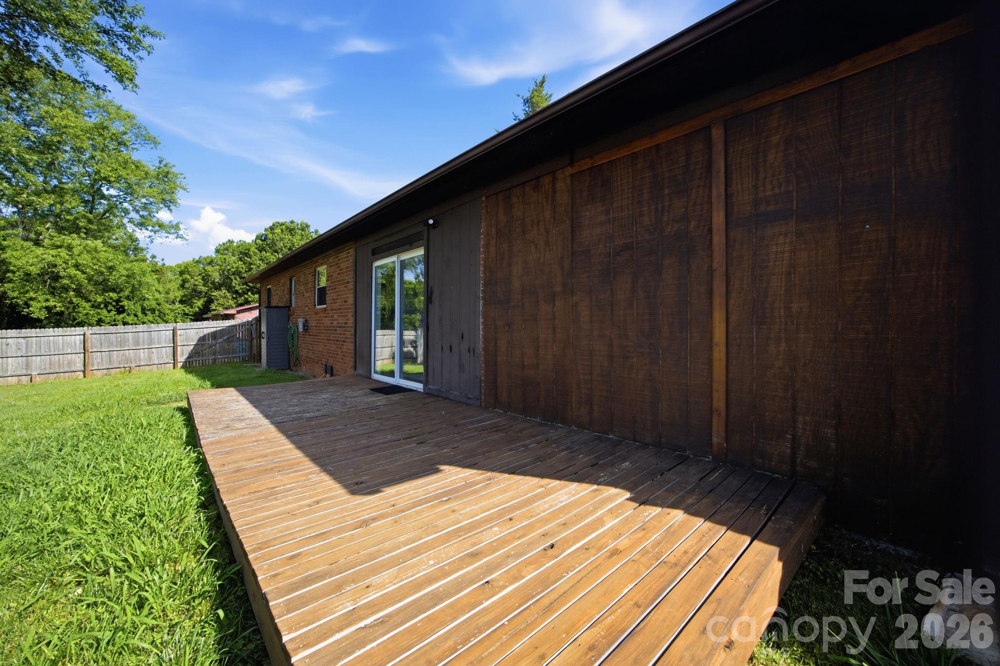 2405 2nd Street Property Photo 28