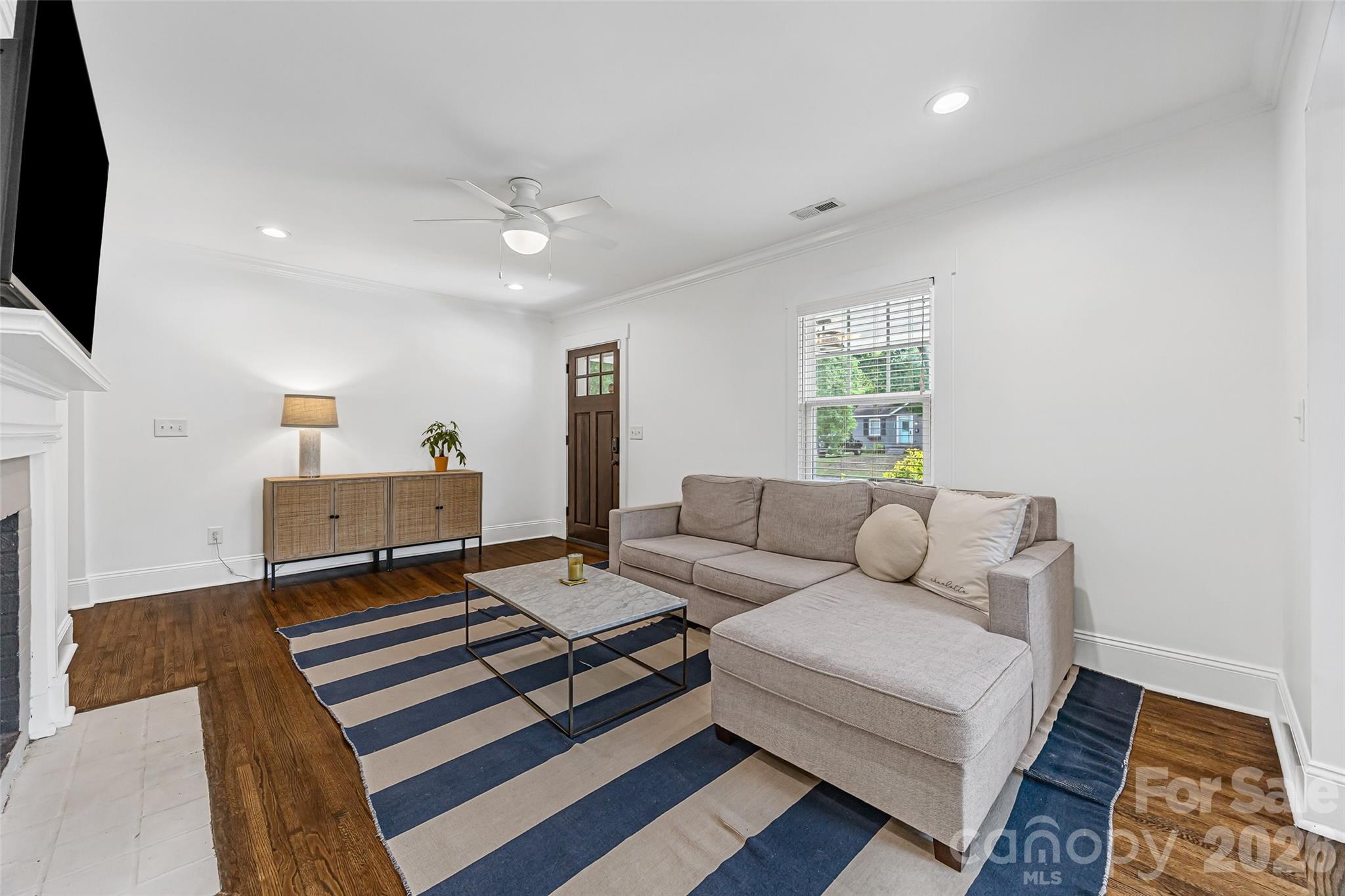 2448 Morton Street Property Photo 6