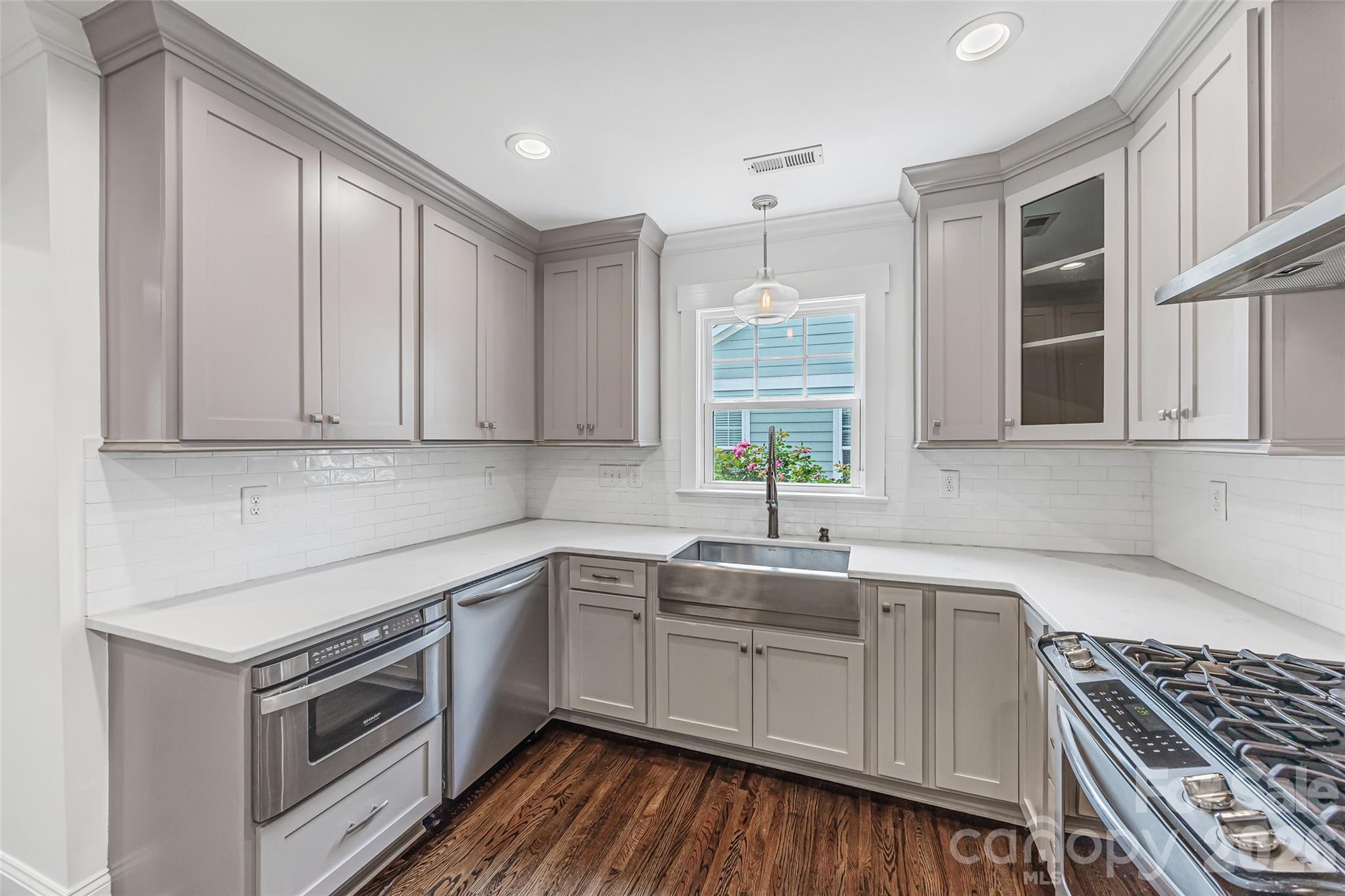2448 Morton Street Property Photo 13