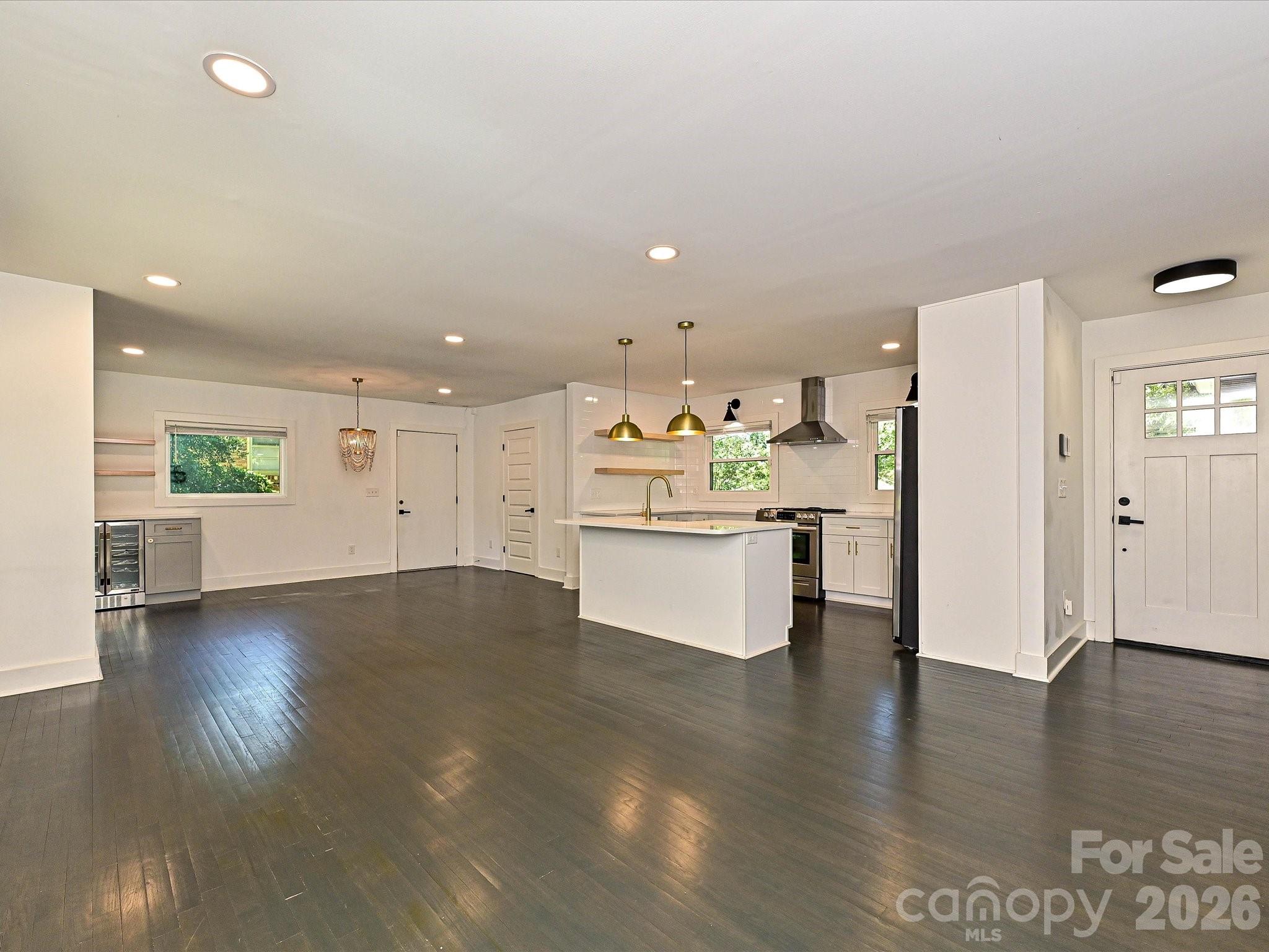 5623 Ruth Drive Property Photo 4