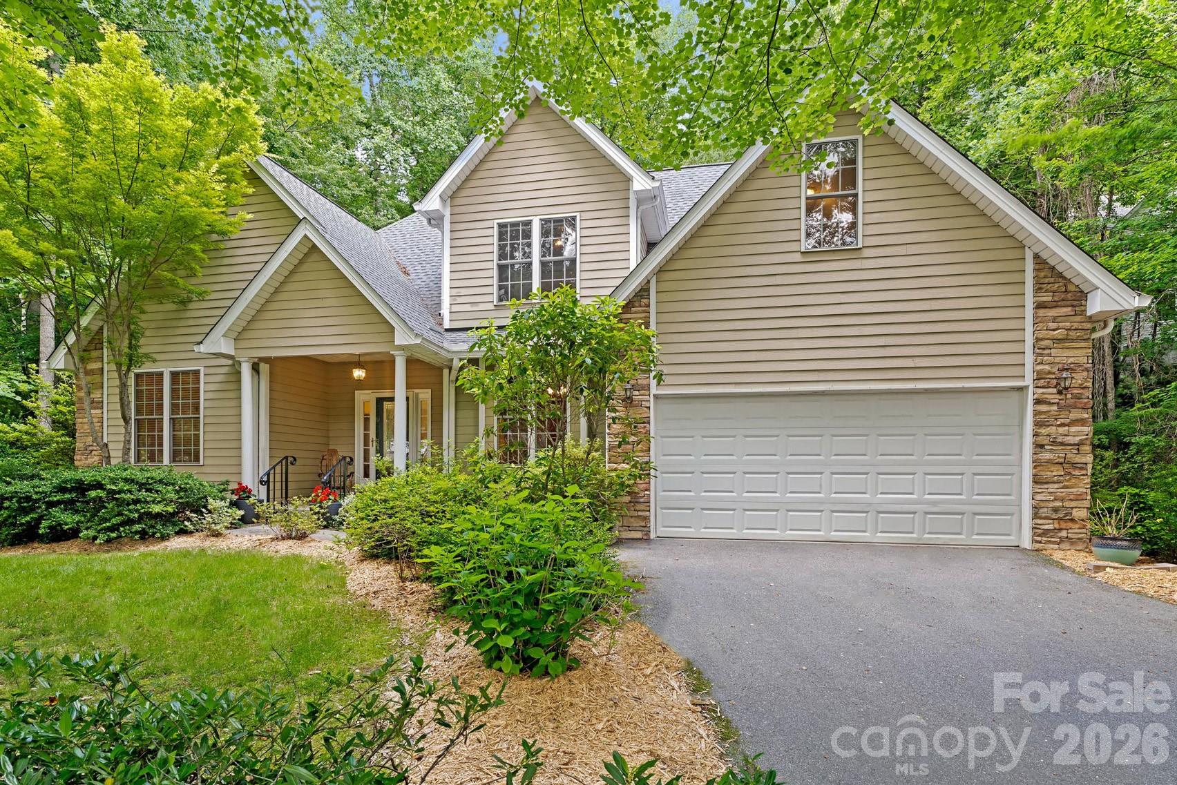 36 Poplar Creek Drive Property Photo 1