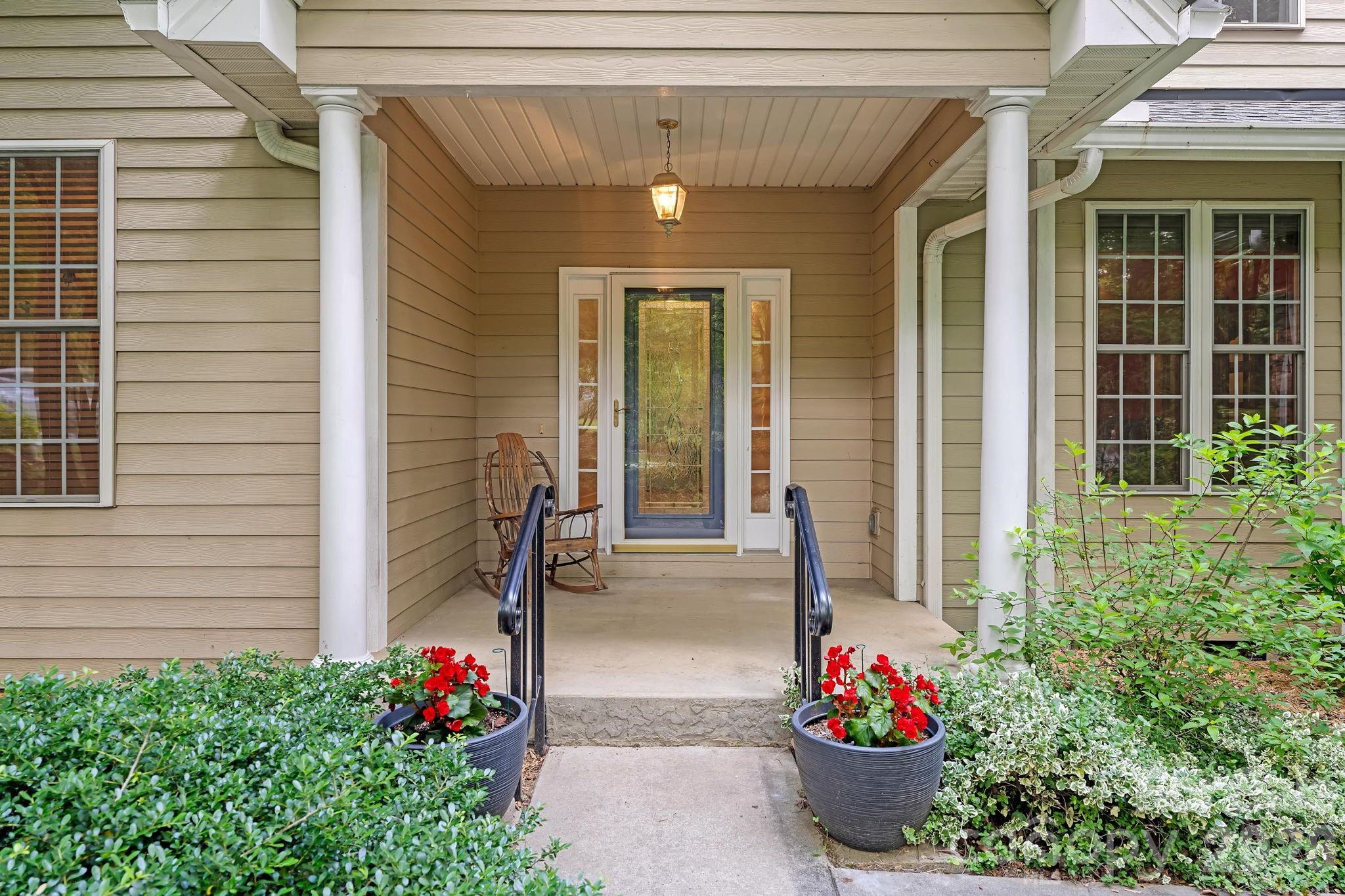 36 Poplar Creek Drive Property Photo 3