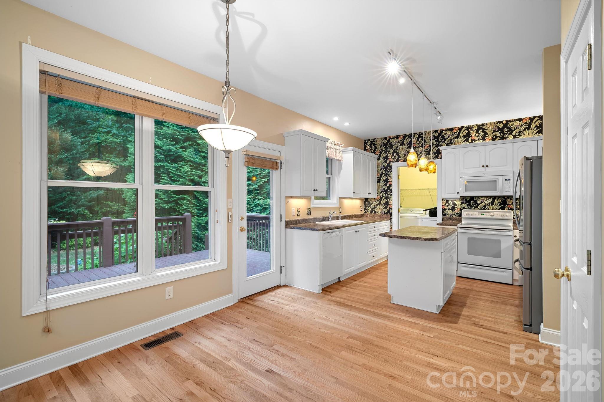 36 Poplar Creek Drive Property Photo 11