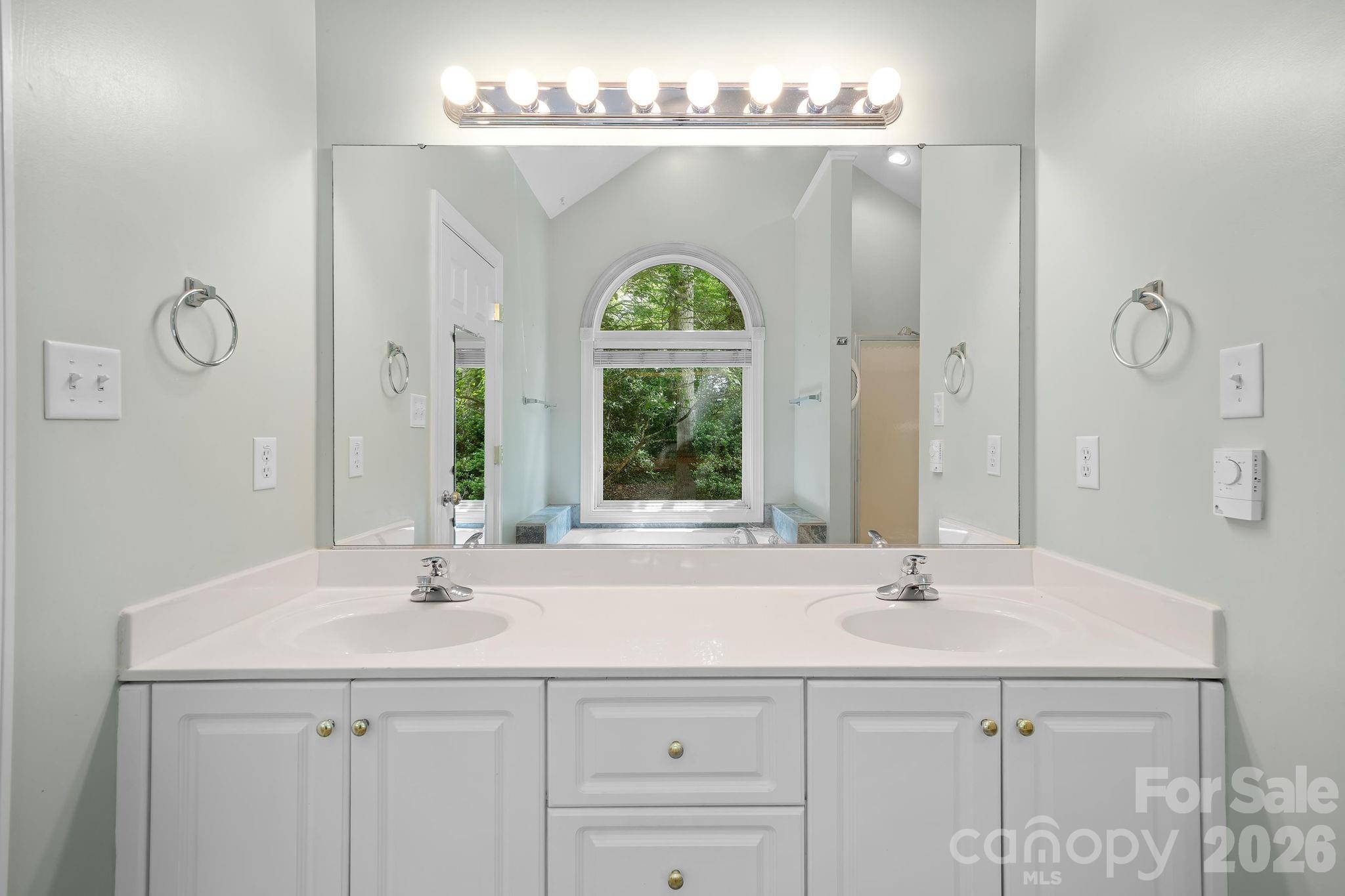 36 Poplar Creek Drive Property Photo 14