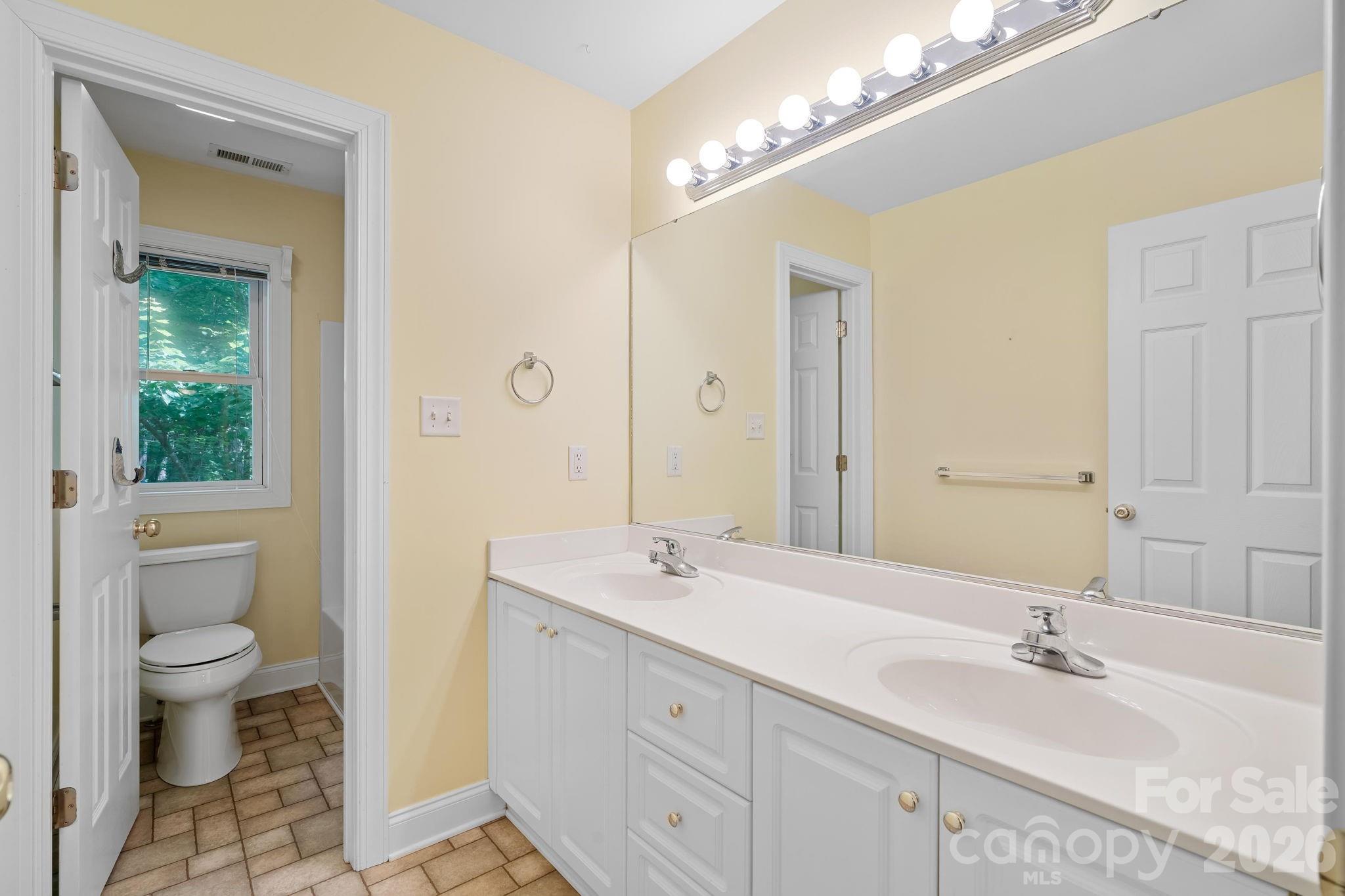 36 Poplar Creek Drive Property Photo 21