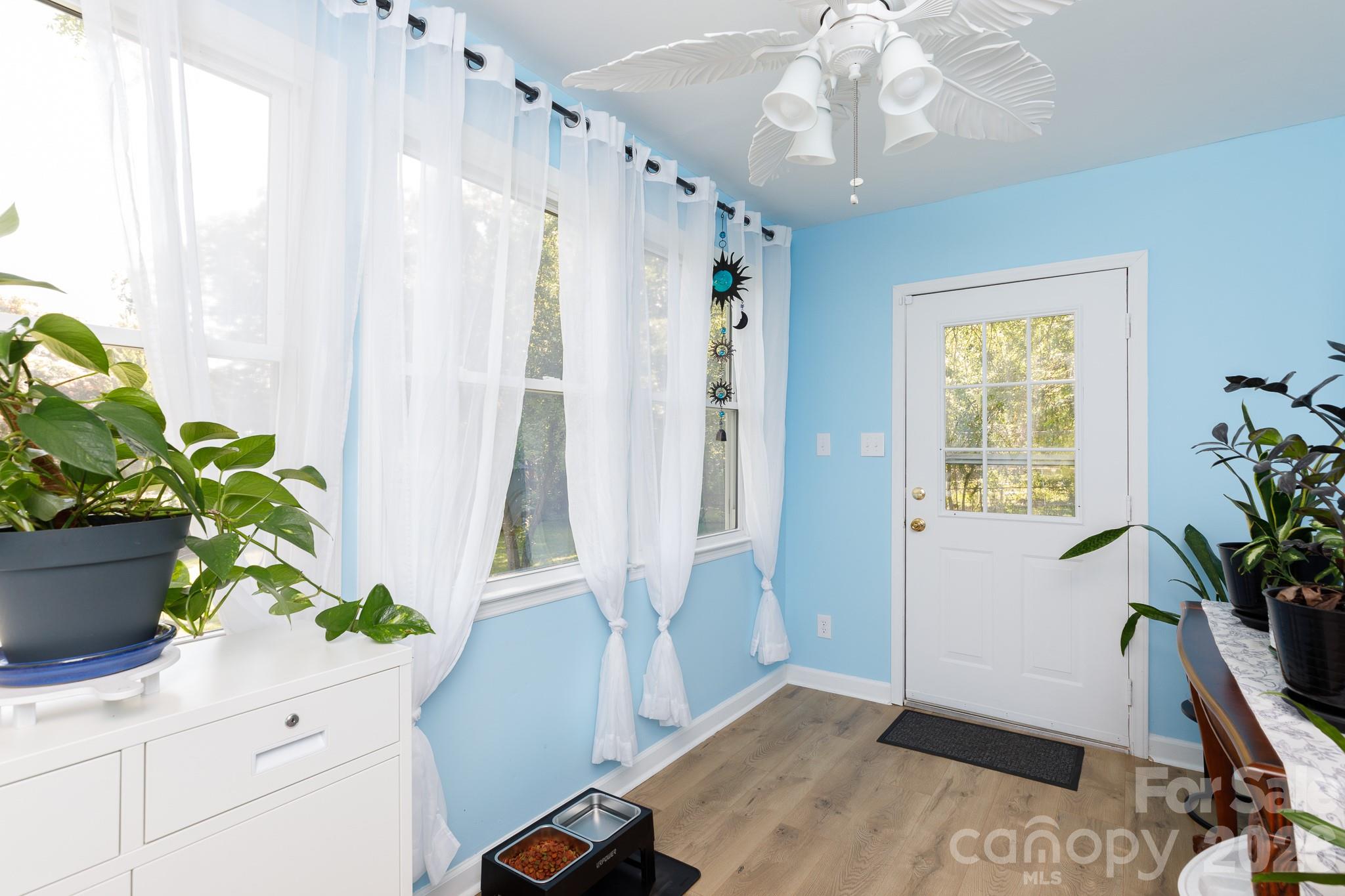 829 Steele Street Property Photo 11