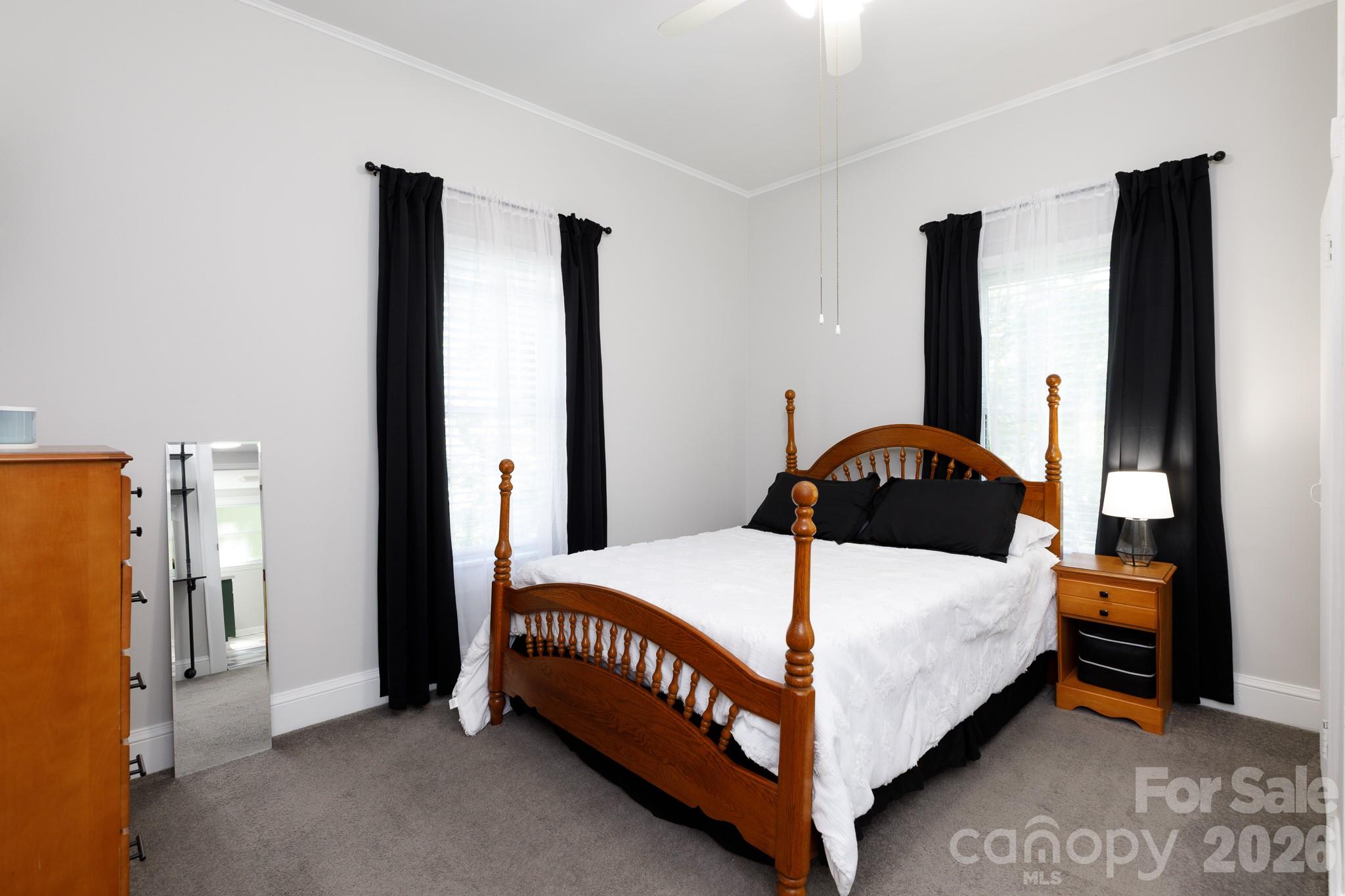 829 Steele Street Property Photo 14