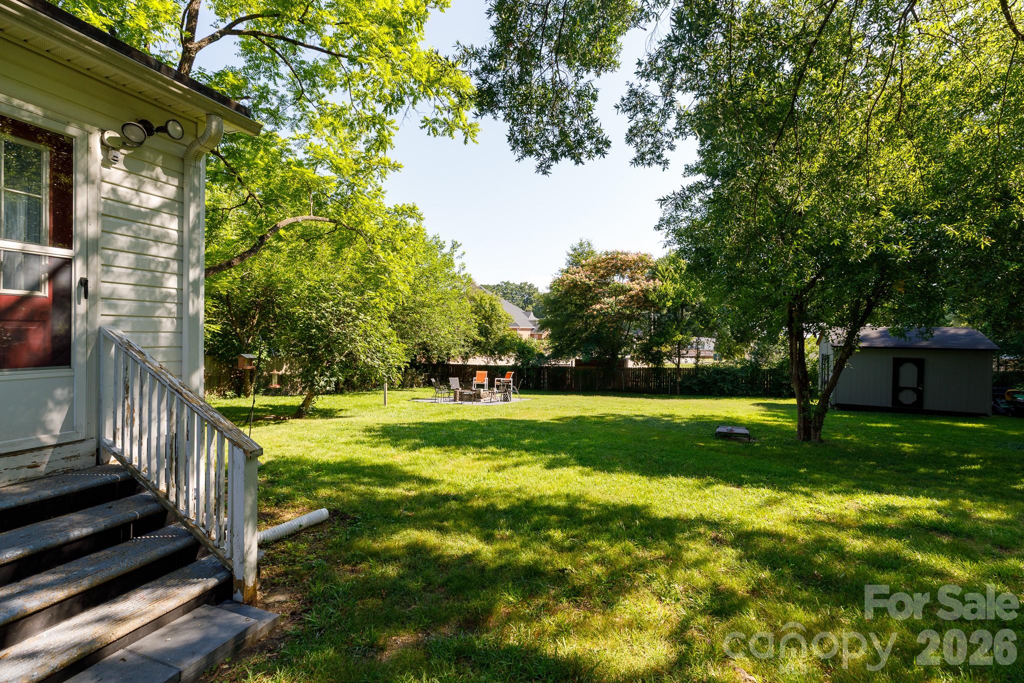 829 Steele Street Property Photo 22
