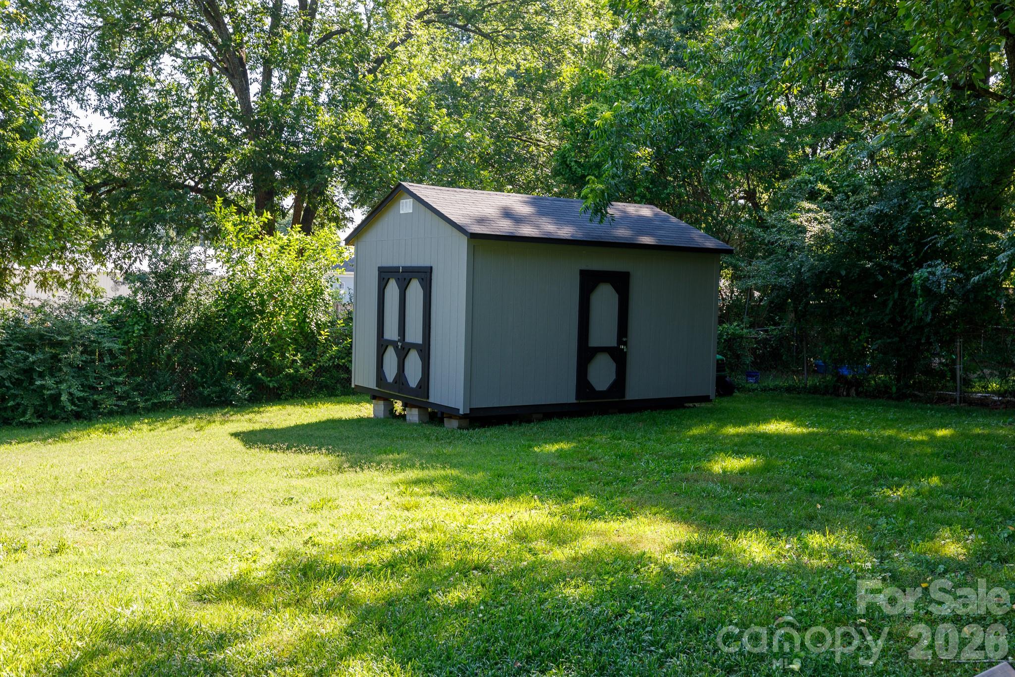 829 Steele Street Property Photo 24