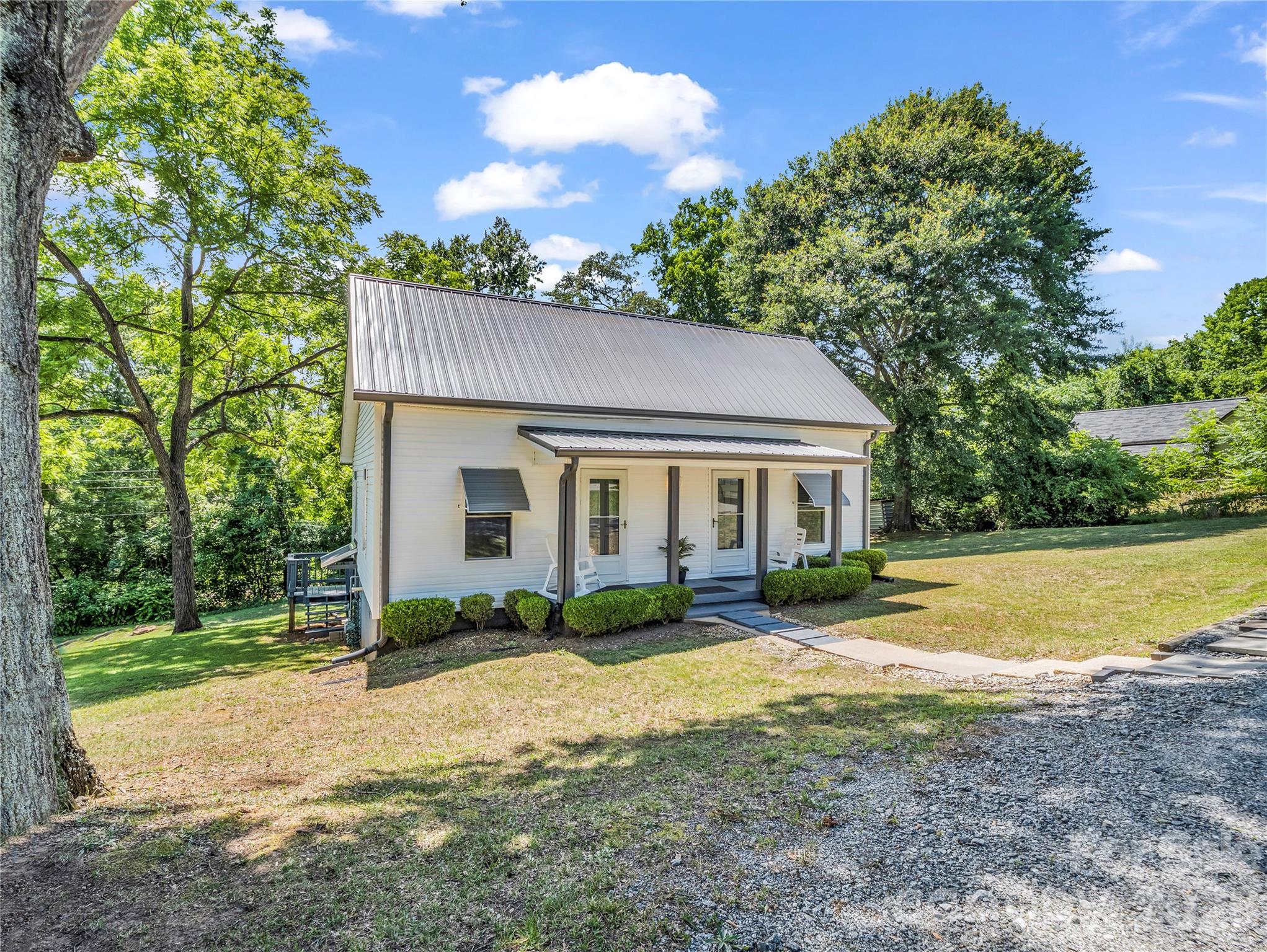 193 Middle Street Property Photo 1