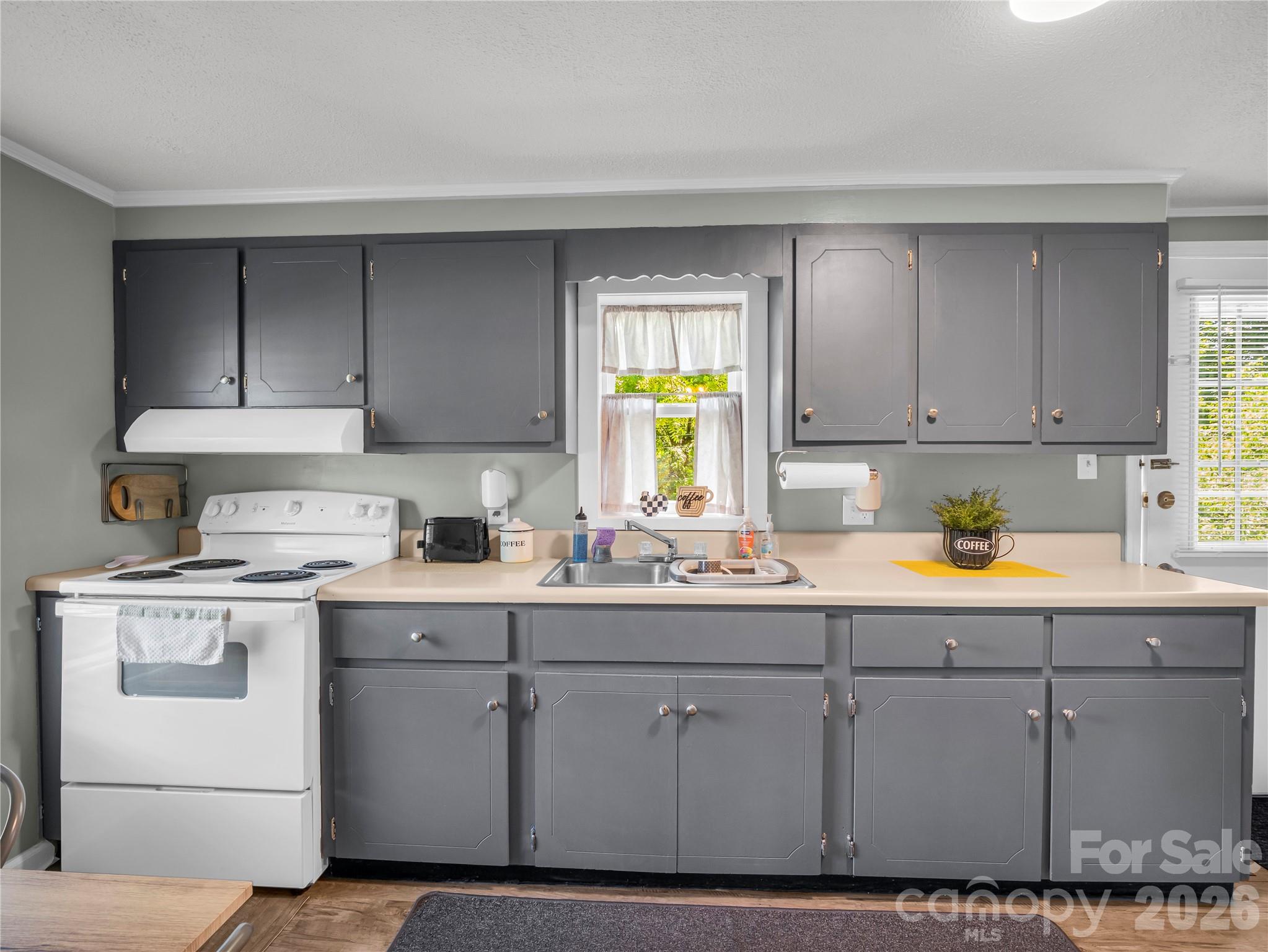 193 Middle Street Property Photo 10